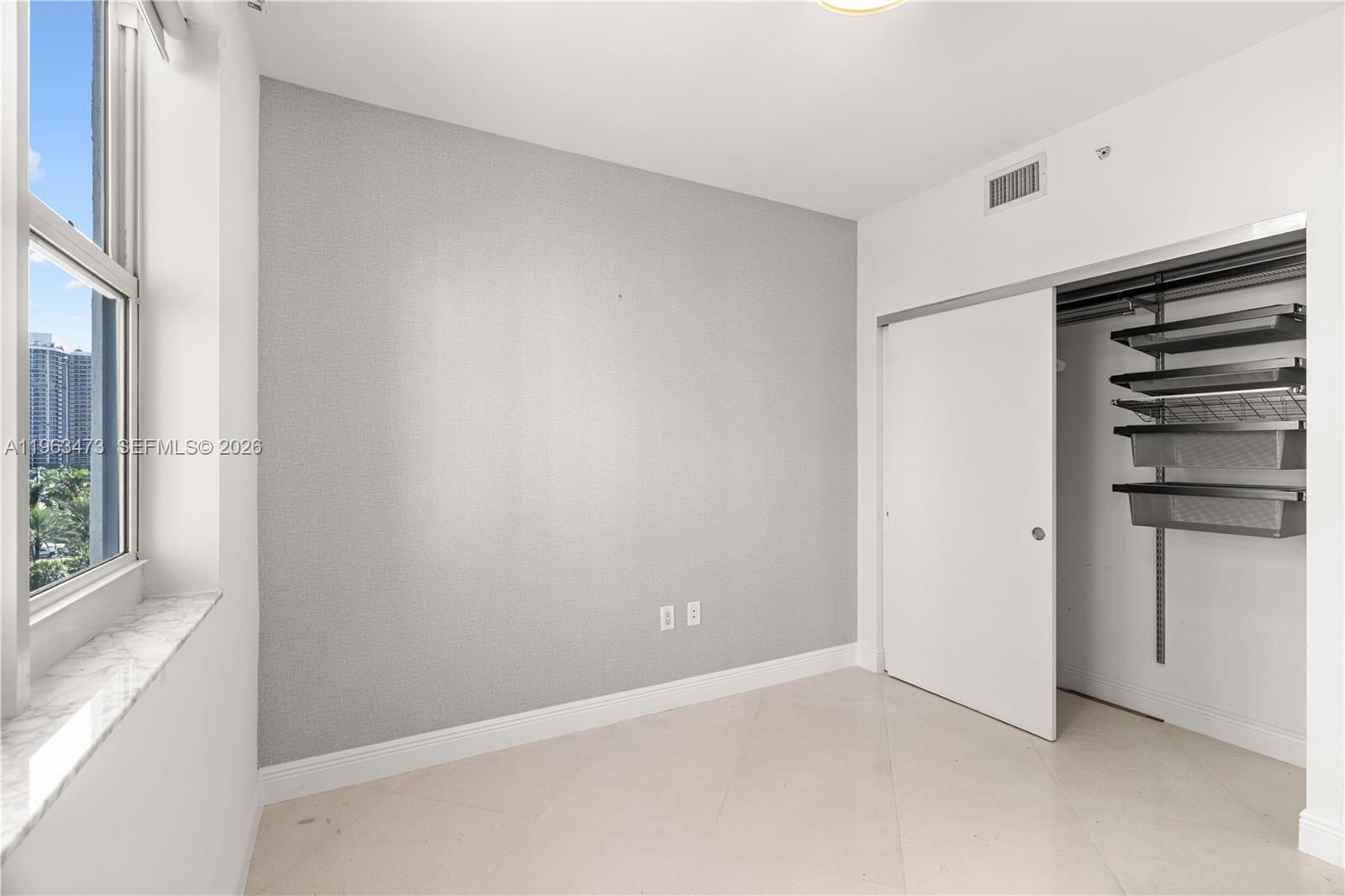 20000 E Country Club Dr #716, Aventura FL 33180