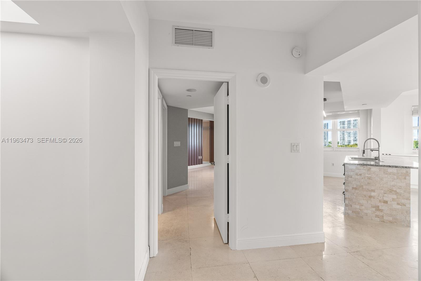 20000 E Country Club Dr #716, Aventura FL 33180