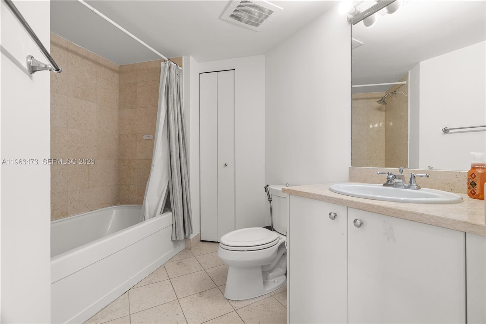 20000 E Country Club Dr #716, Aventura FL 33180