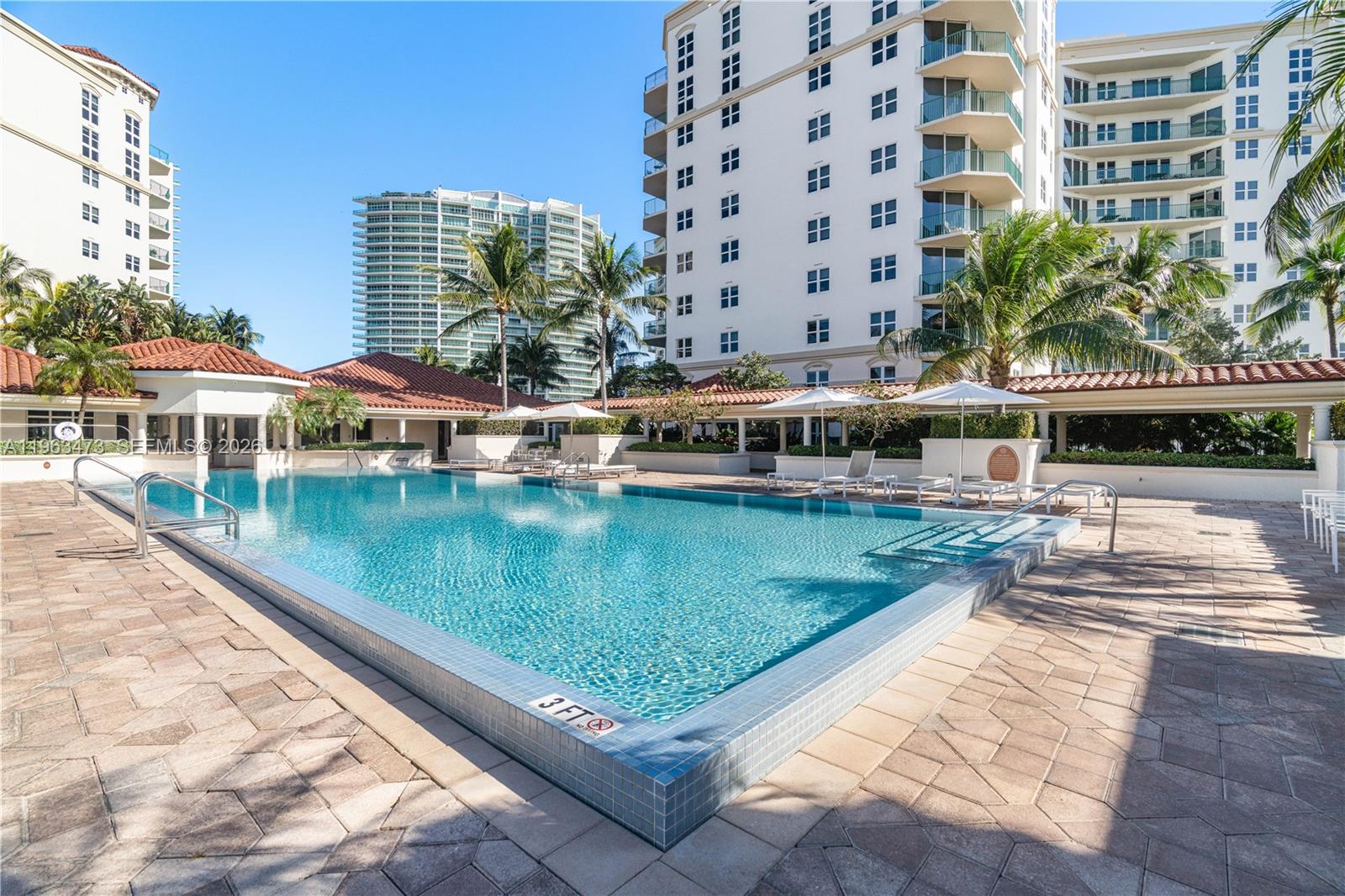 20000 E Country Club Dr #716, Aventura FL 33180