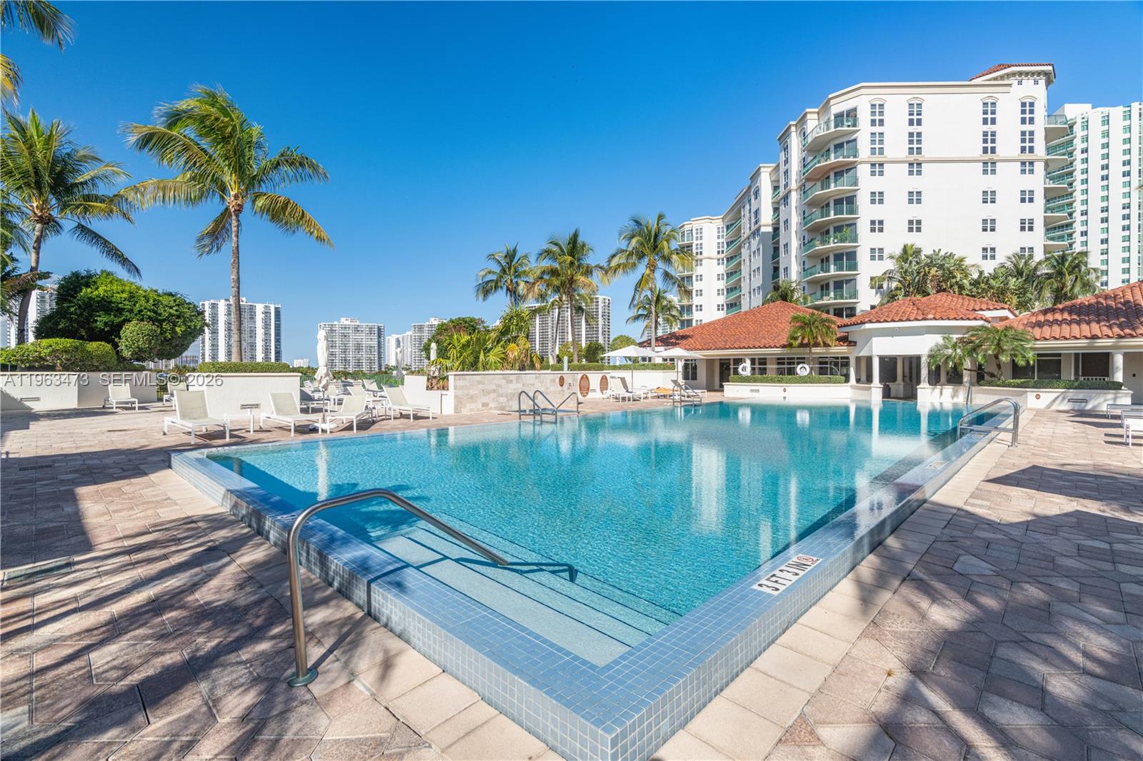 20000 E Country Club Dr #716, Aventura FL 33180