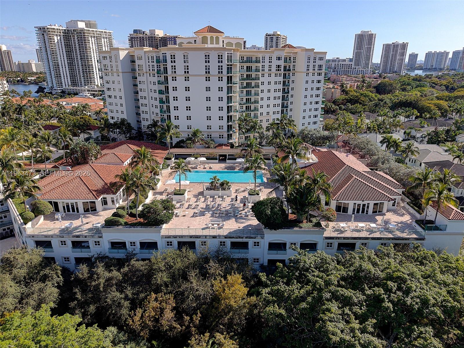 20000 E Country Club Dr #716, Aventura FL 33180