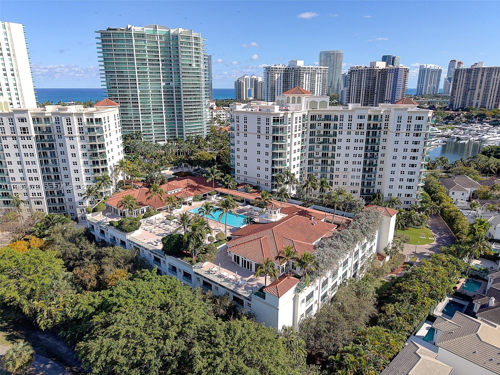 20000 E Country Club Dr #716, Aventura FL 33180