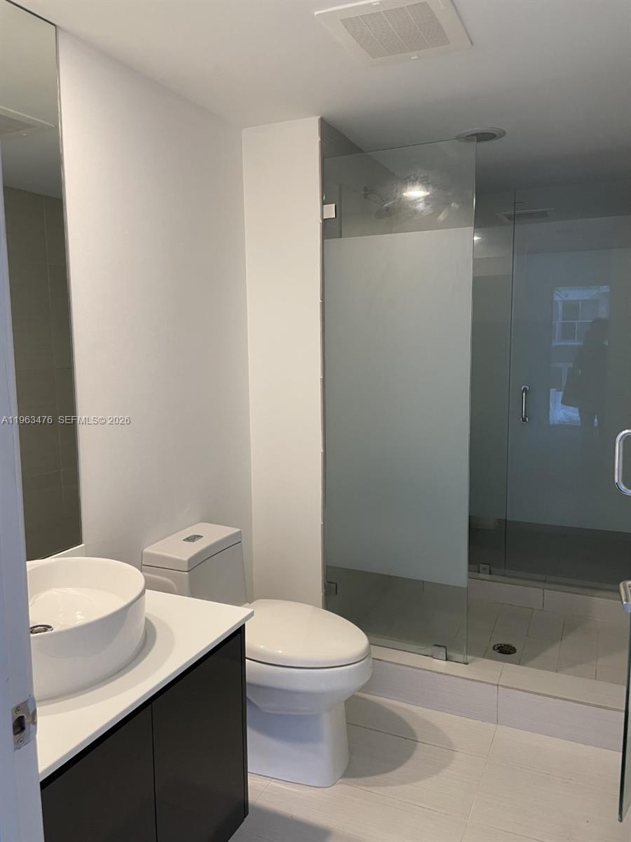 31 SE 6th St #404, Miami FL 33131