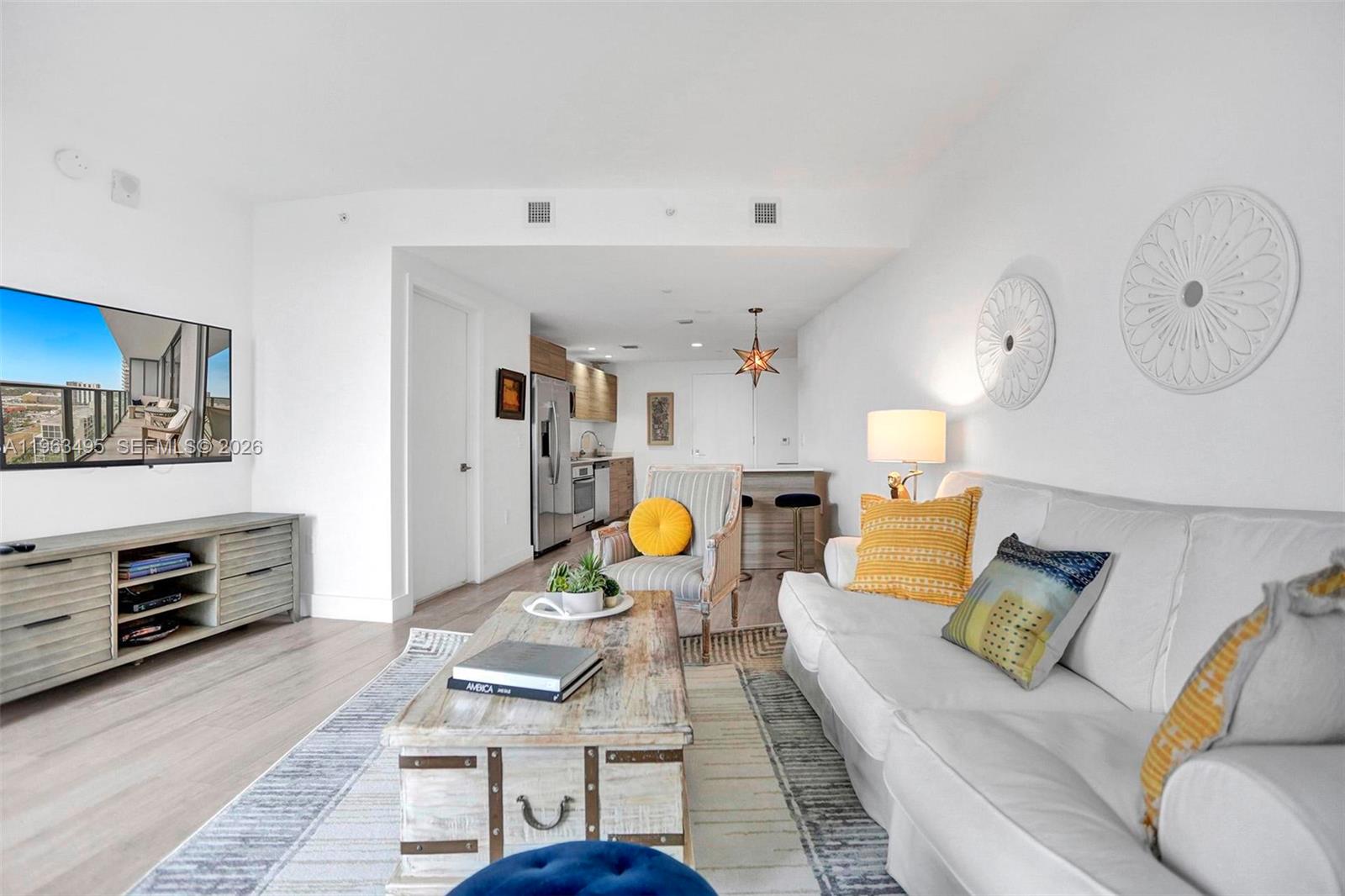 121 NE 34th St #1814, Miami FL 33137