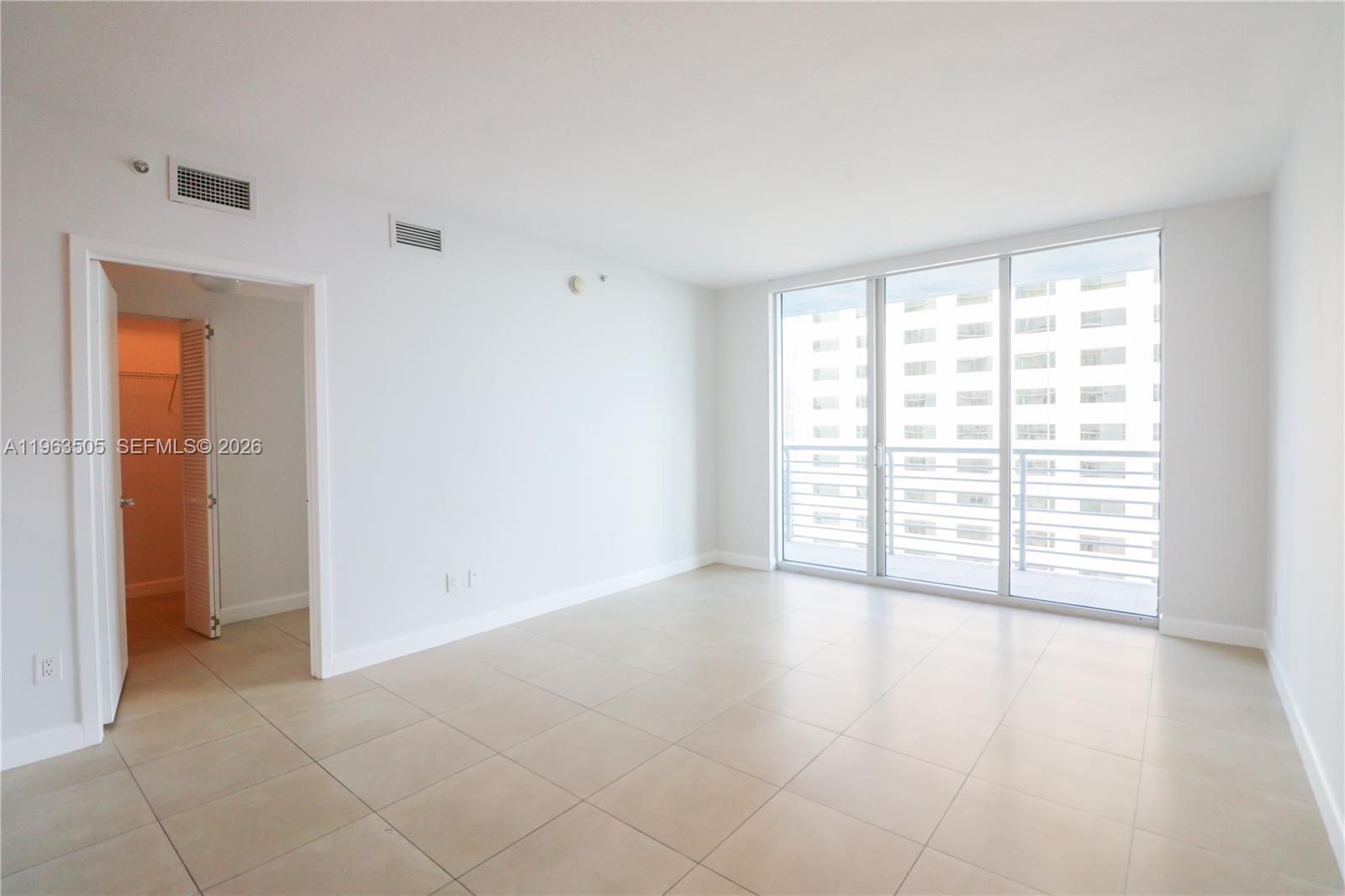 335 S Biscayne Blvd #2708, Miami FL 33131