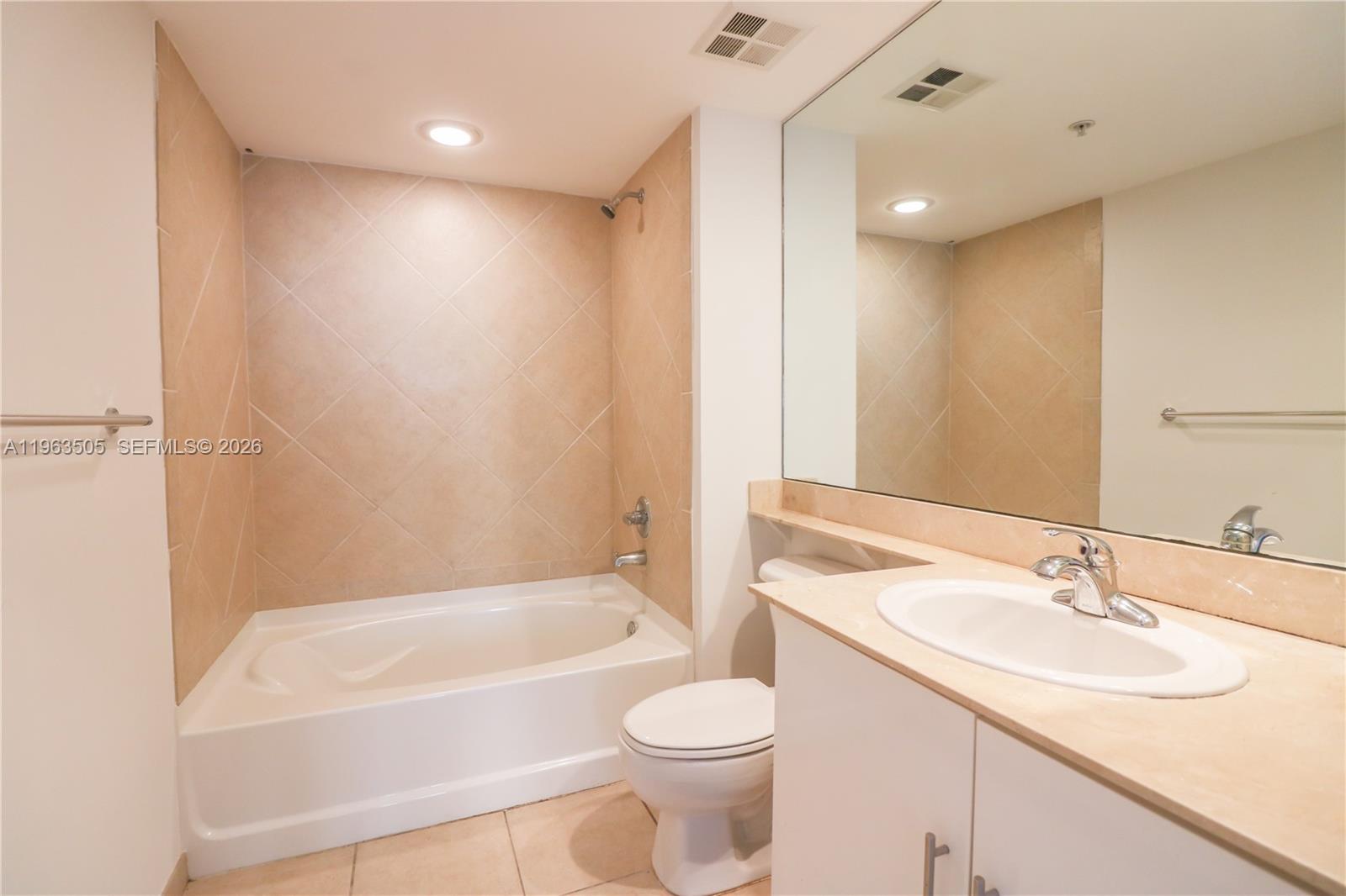 335 S Biscayne Blvd #2708, Miami FL 33131