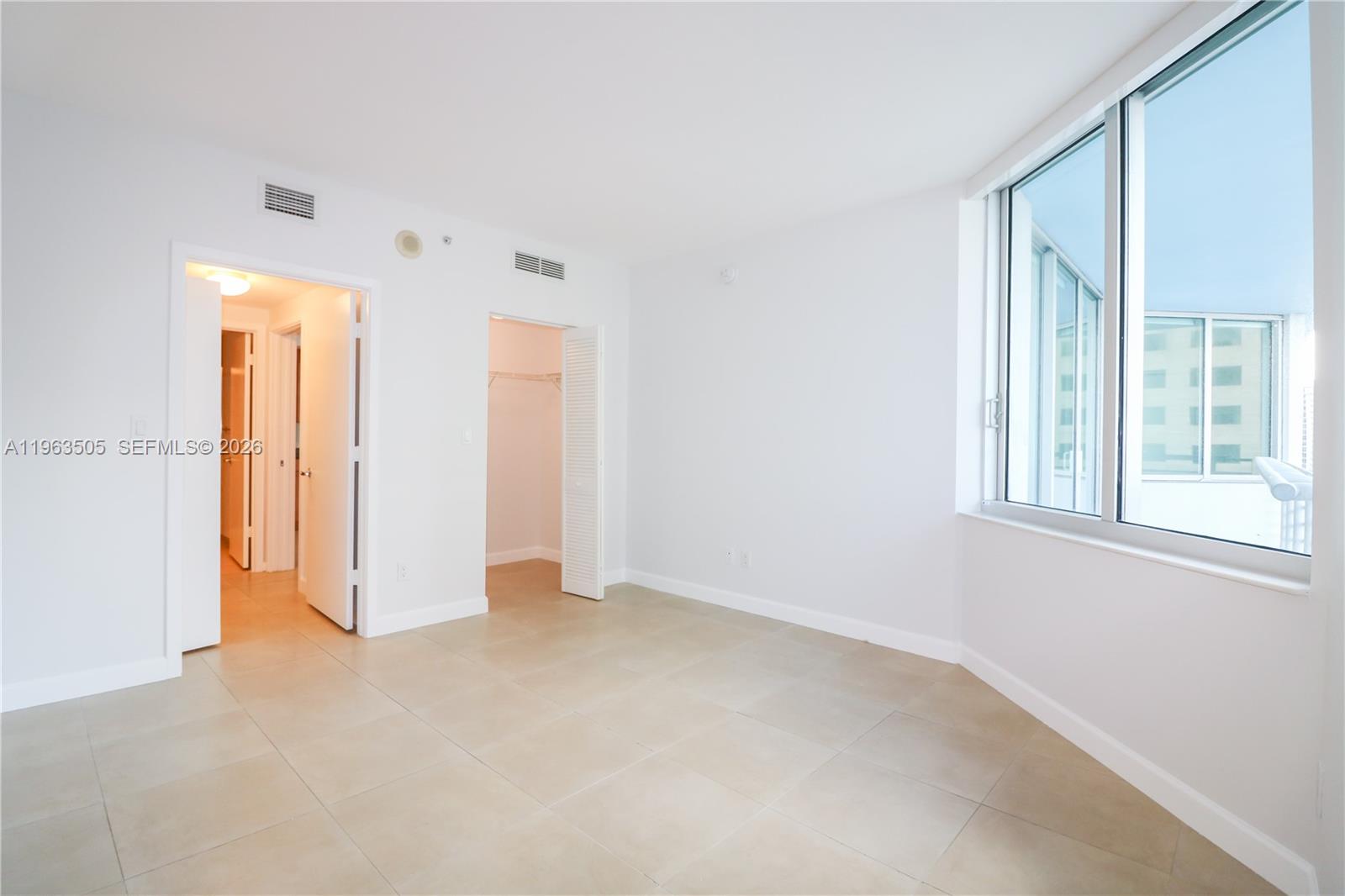 335 S Biscayne Blvd #2708, Miami FL 33131