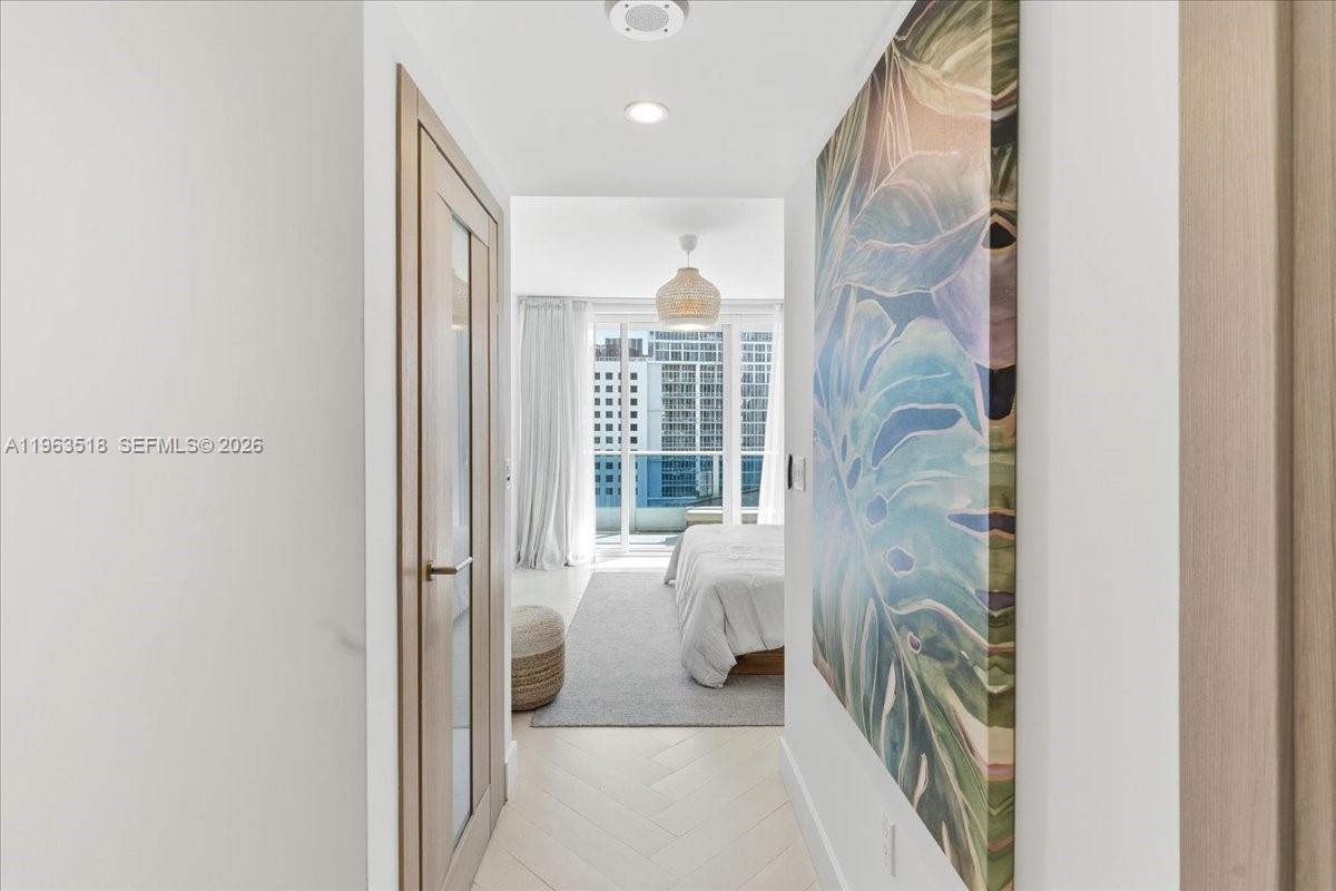 200 BISCAYNE BLVD WY #706, Miami FL 33131