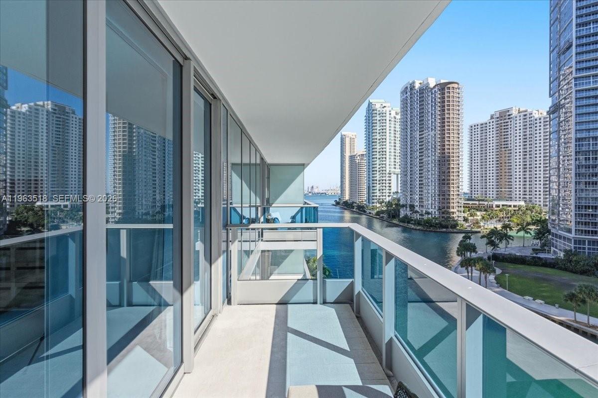200 BISCAYNE BLVD WY #706, Miami FL 33131