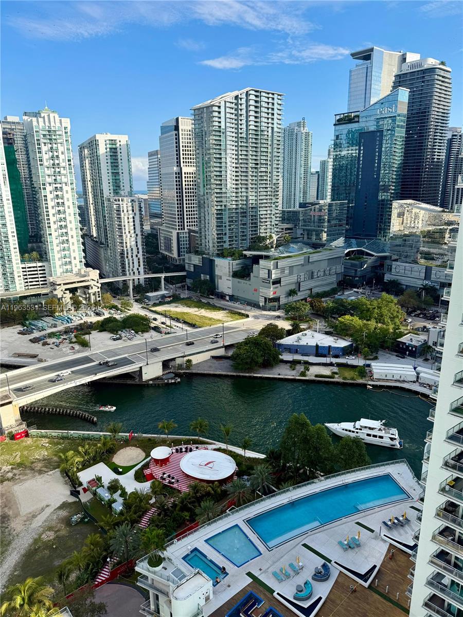 90 SW 3rd St #3012, Miami FL 33130
