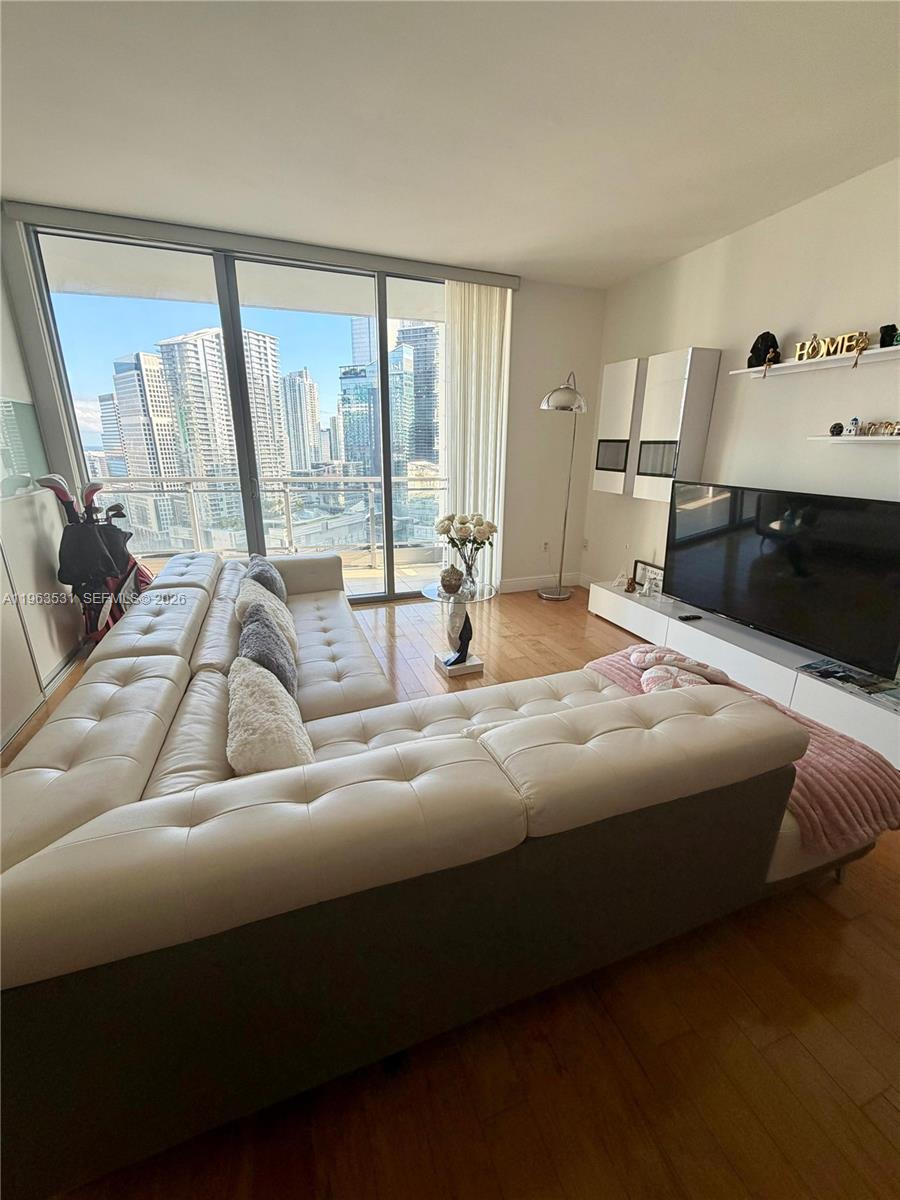 90 SW 3rd St #3012, Miami FL 33130