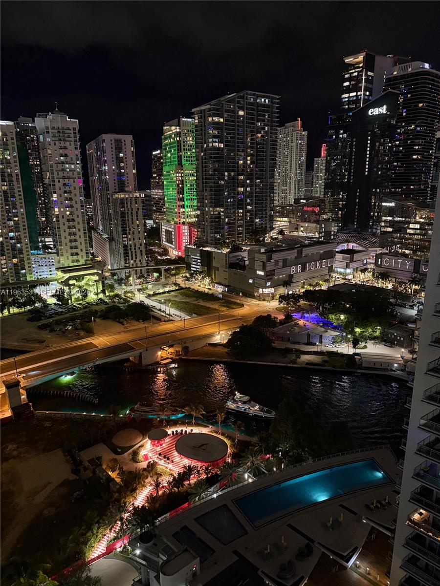 90 SW 3rd St #3012, Miami FL 33130