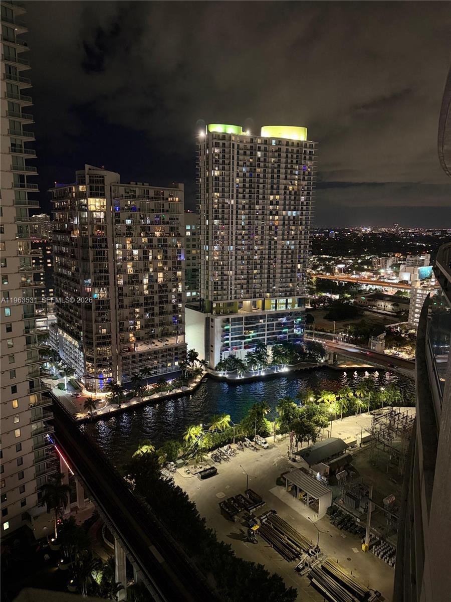90 SW 3rd St #3012, Miami FL 33130