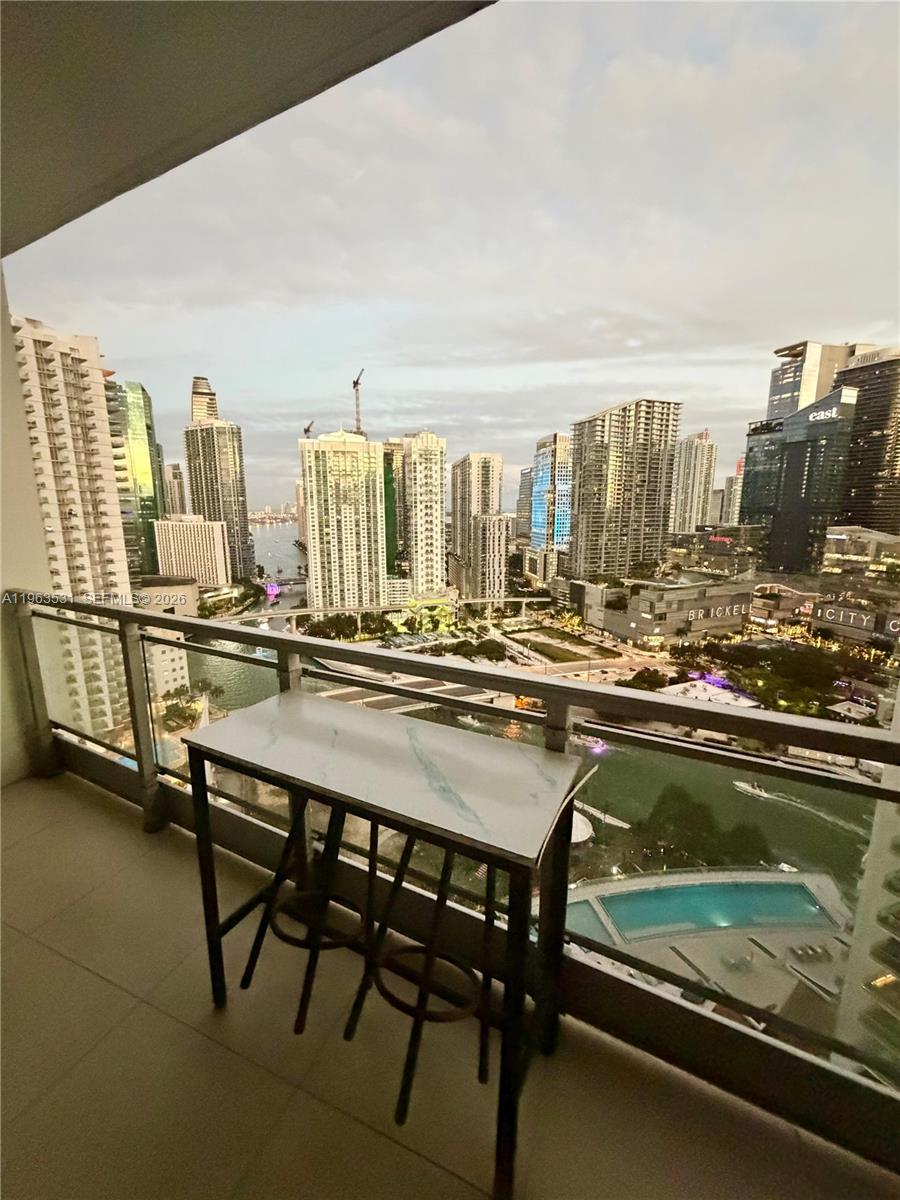 90 SW 3rd St #3012, Miami FL 33130