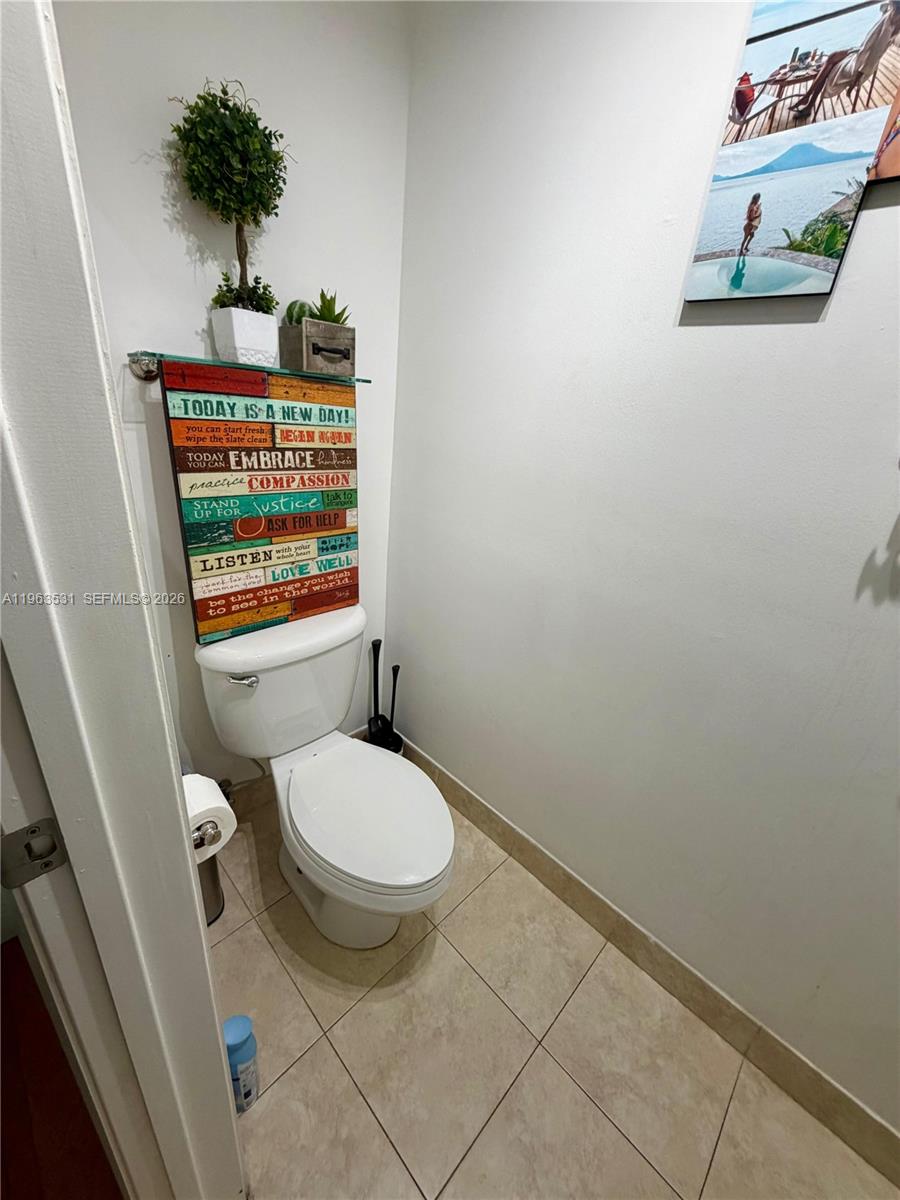 90 SW 3rd St #3012, Miami FL 33130