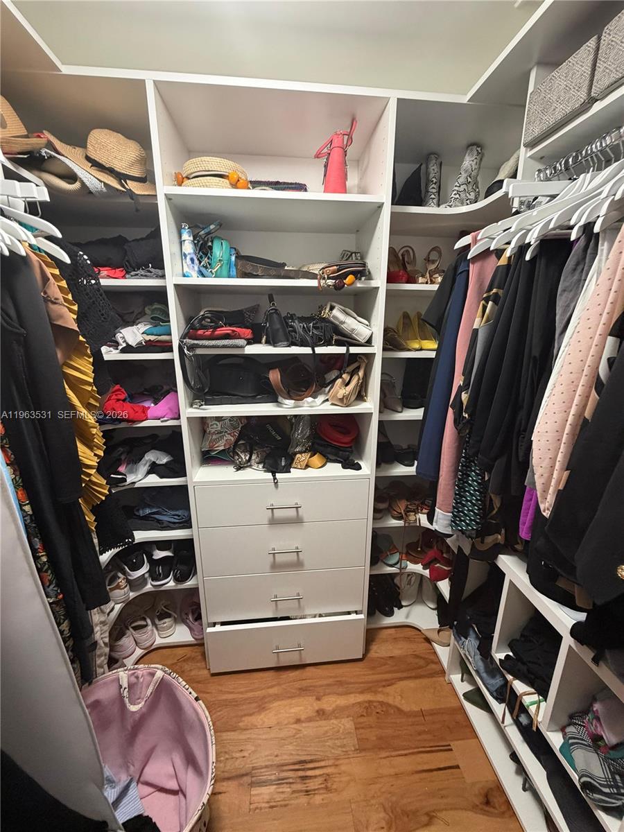 90 SW 3rd St #3012, Miami FL 33130