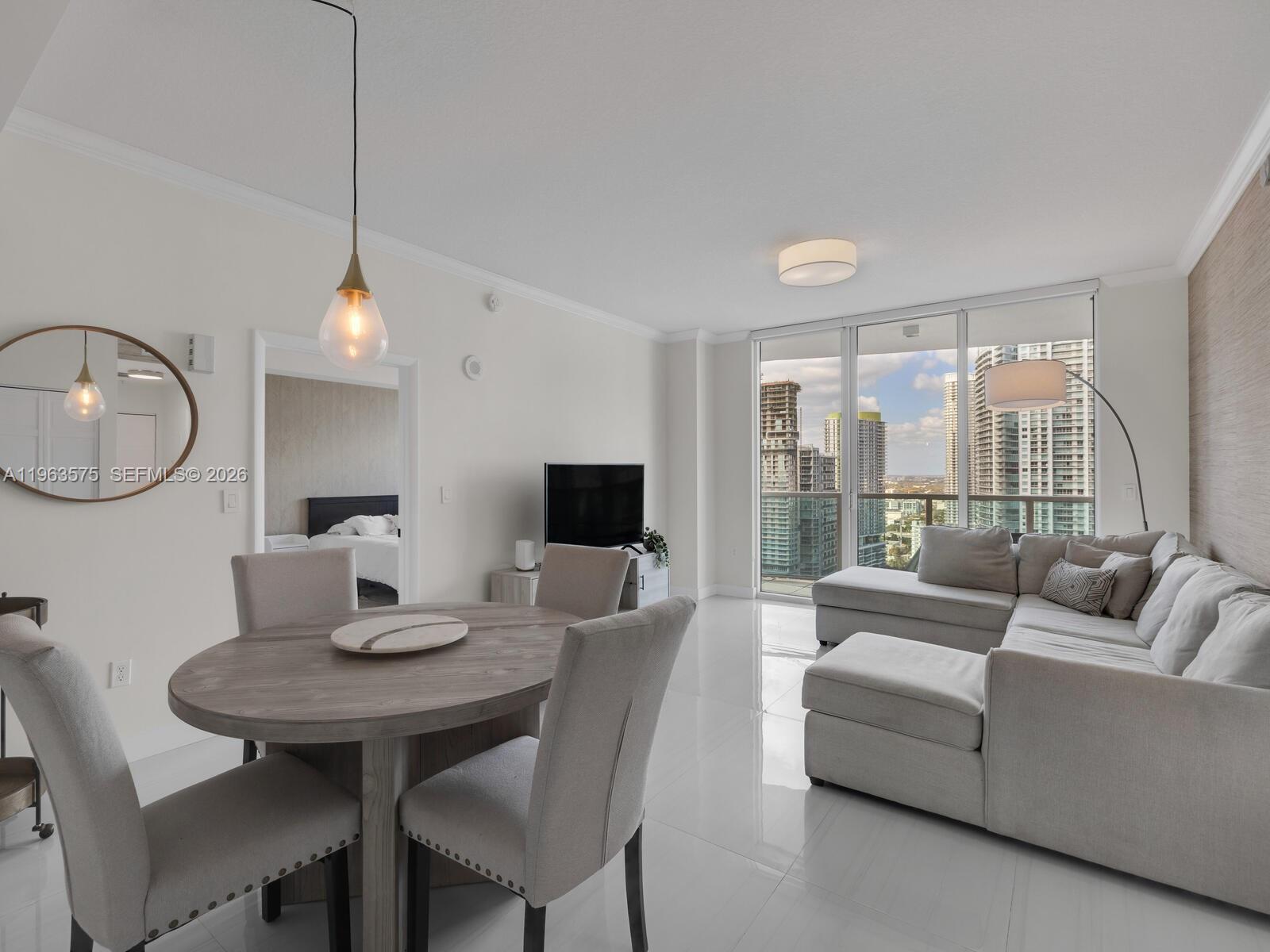 31 SE 5th St #3419, Miami FL 33131
