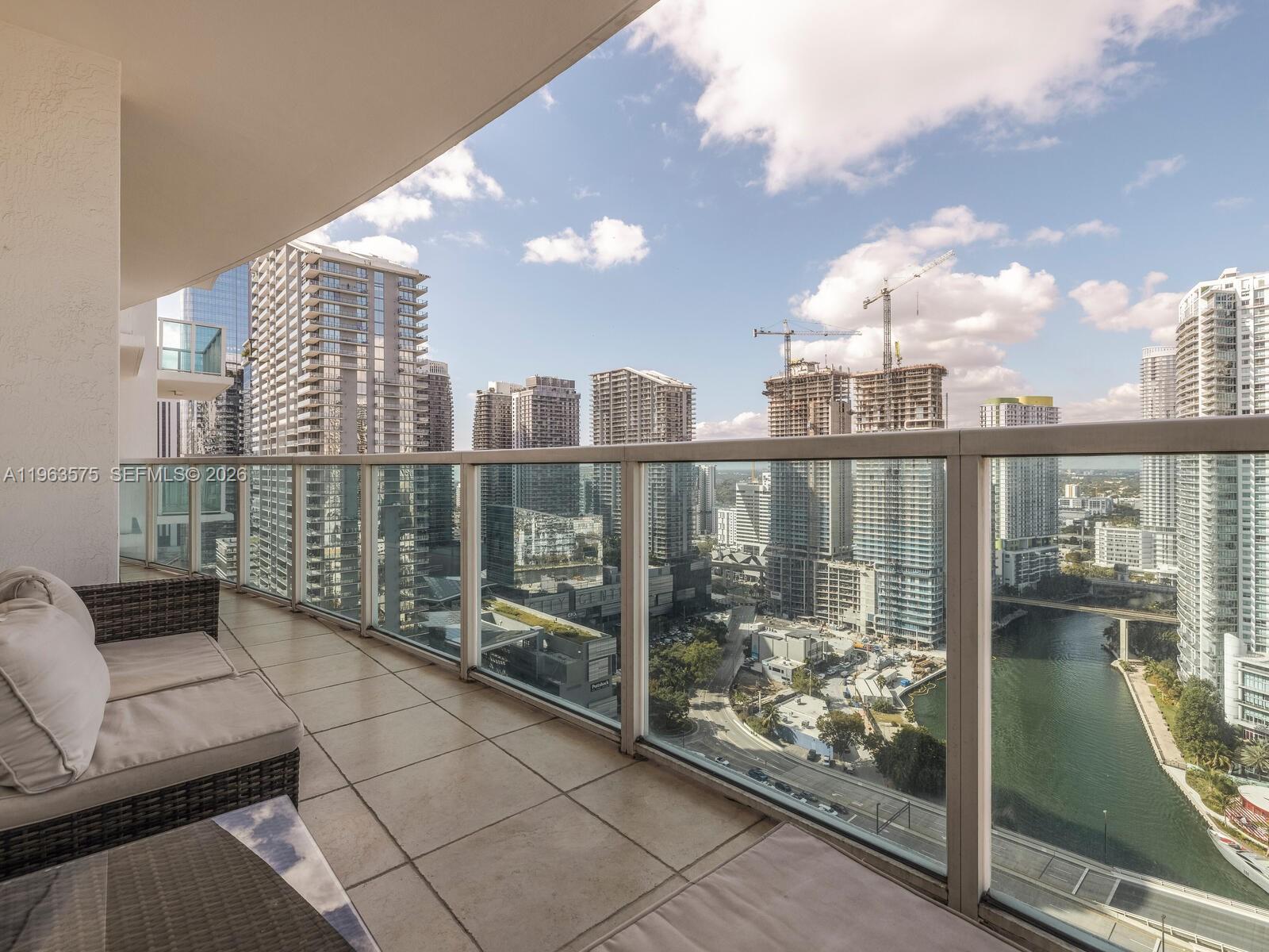 31 SE 5th St #3419, Miami FL 33131