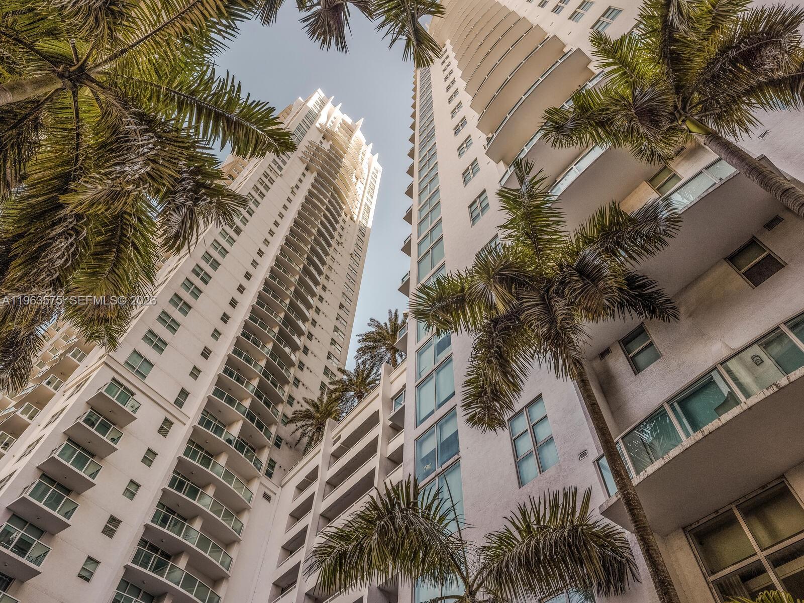 31 SE 5th St #3419, Miami FL 33131