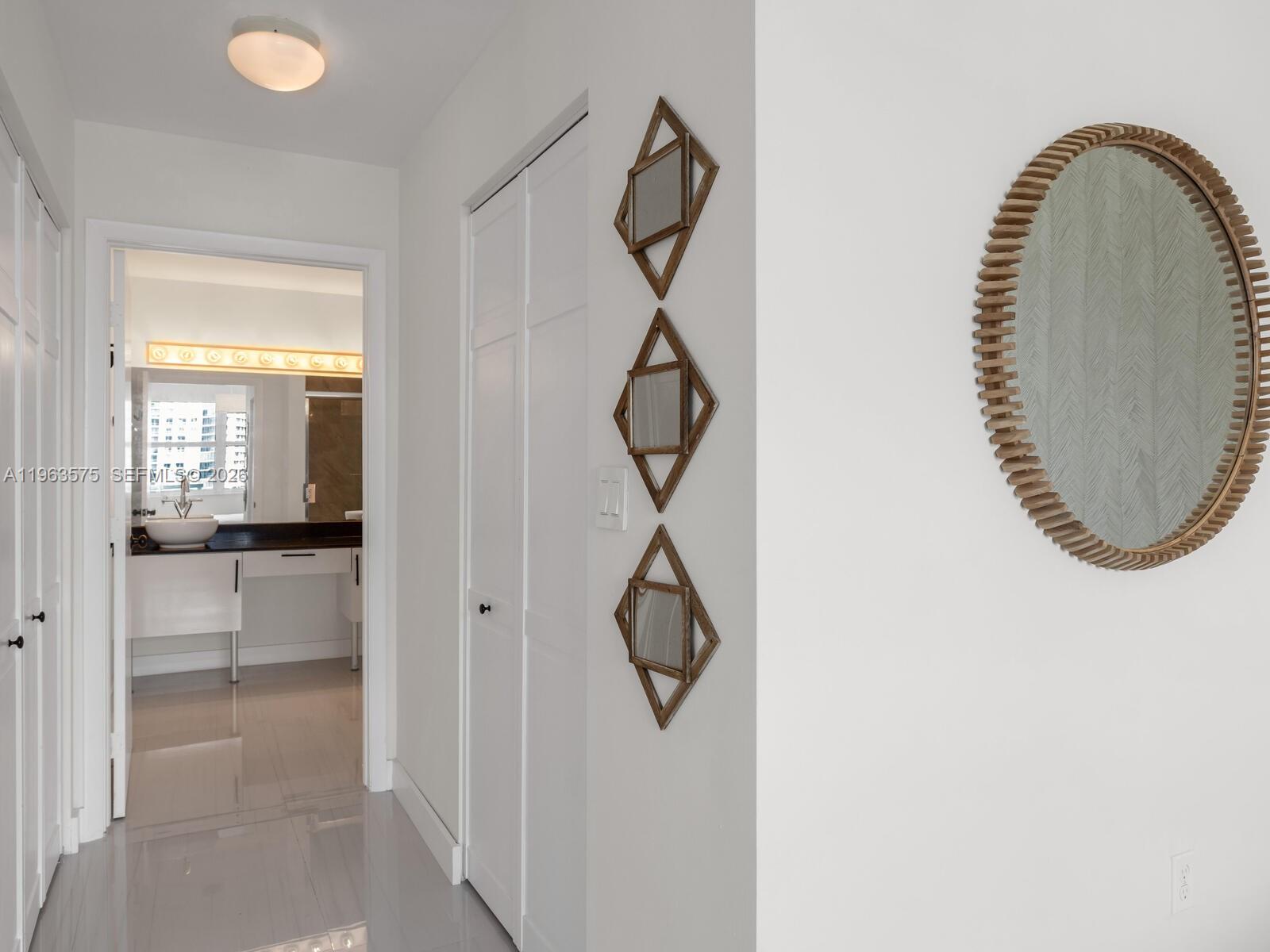 31 SE 5th St #3419, Miami FL 33131