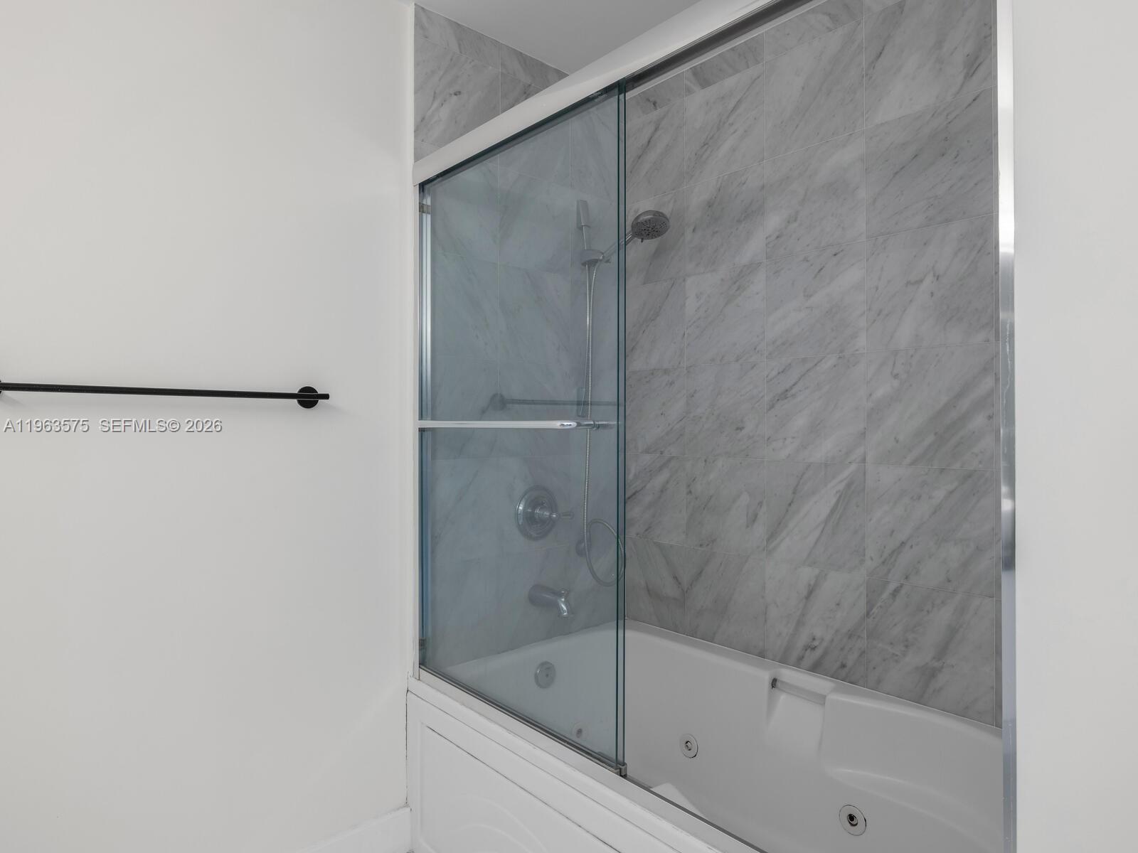 31 SE 5th St #3419, Miami FL 33131