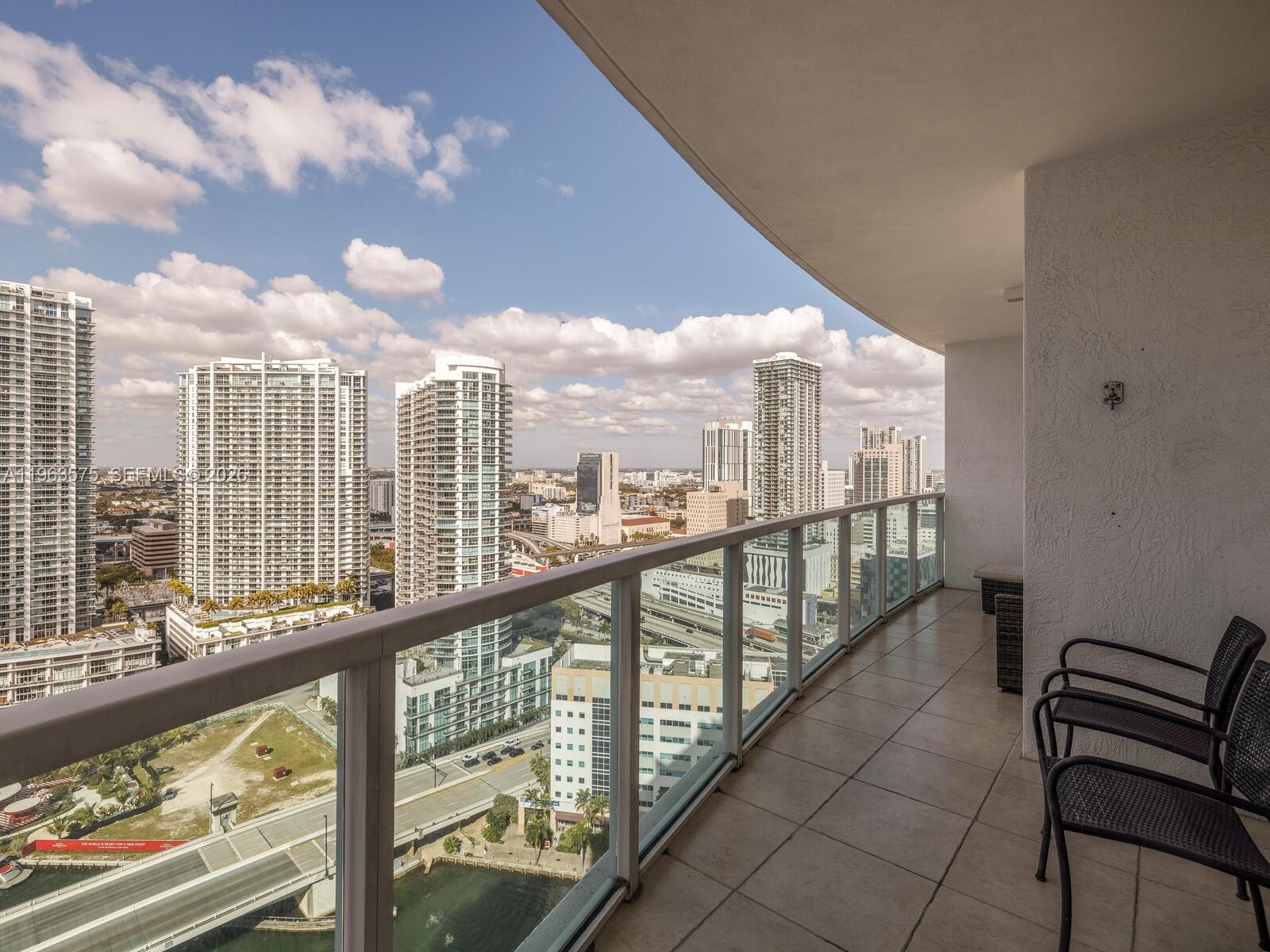 31 SE 5th St #3419, Miami FL 33131