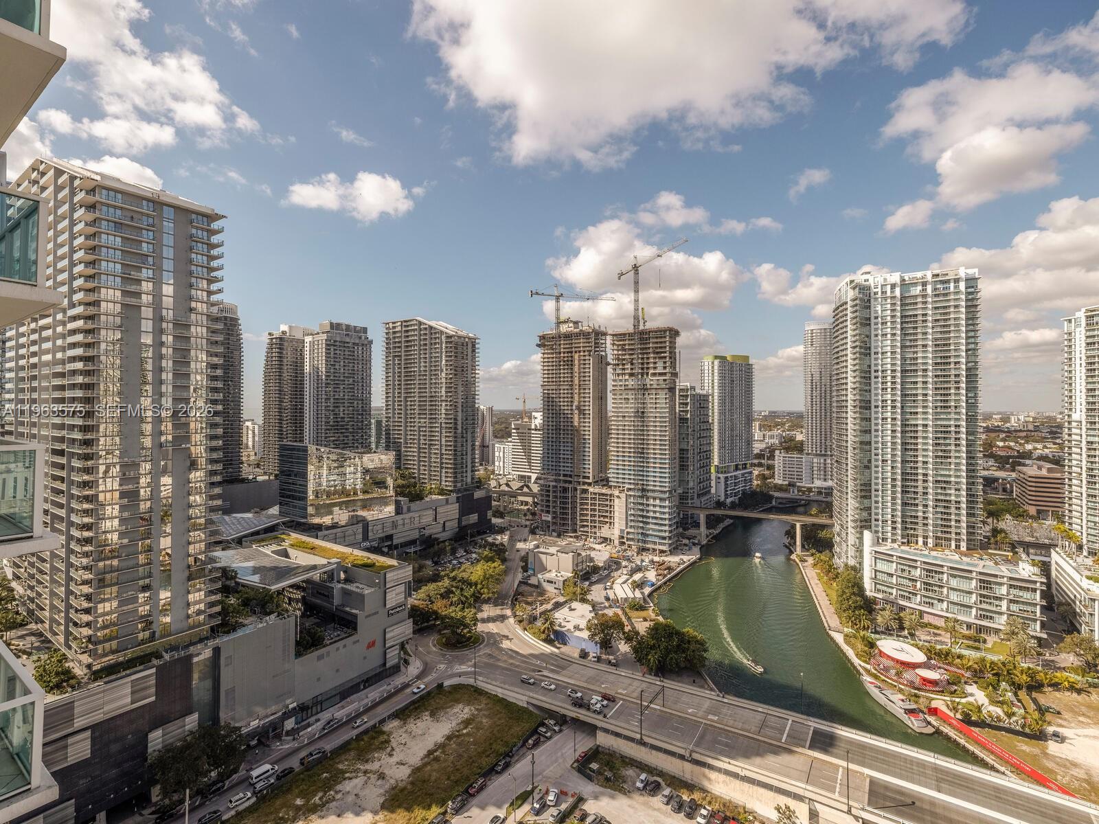 31 SE 5th St #3419, Miami FL 33131