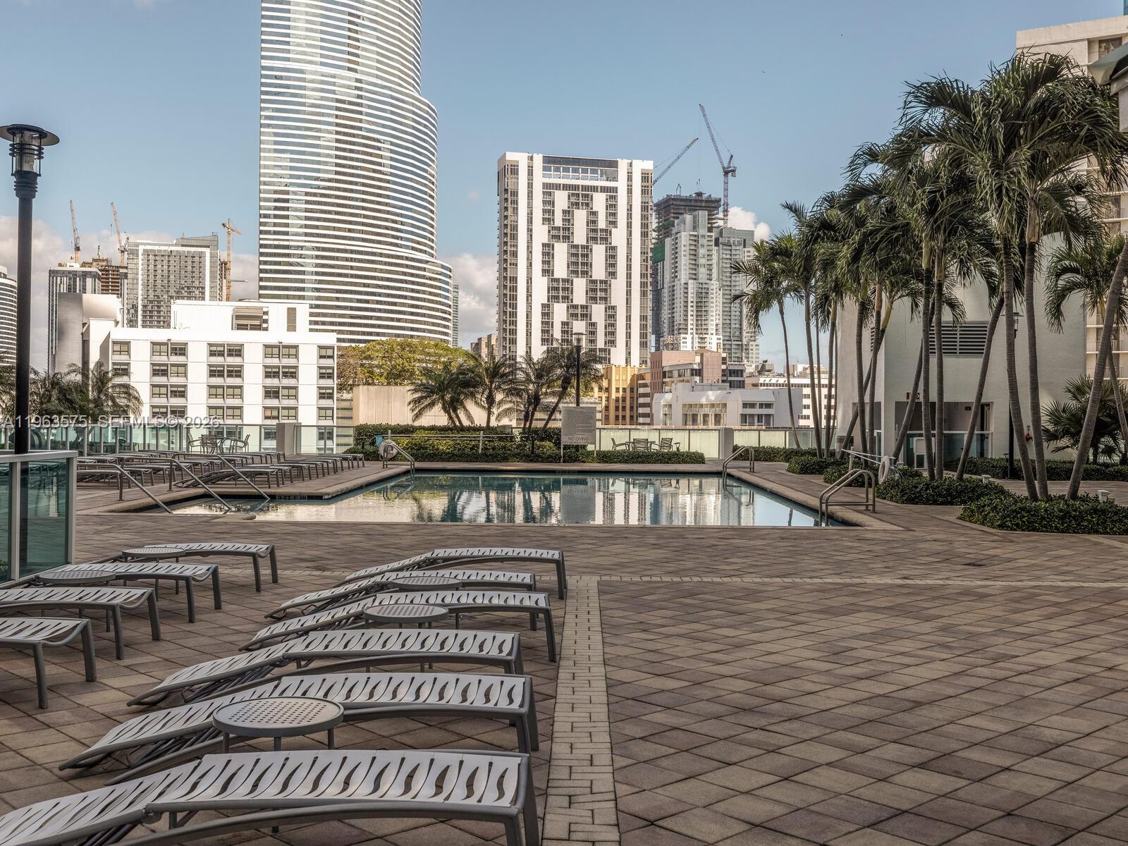 31 SE 5th St #3419, Miami FL 33131