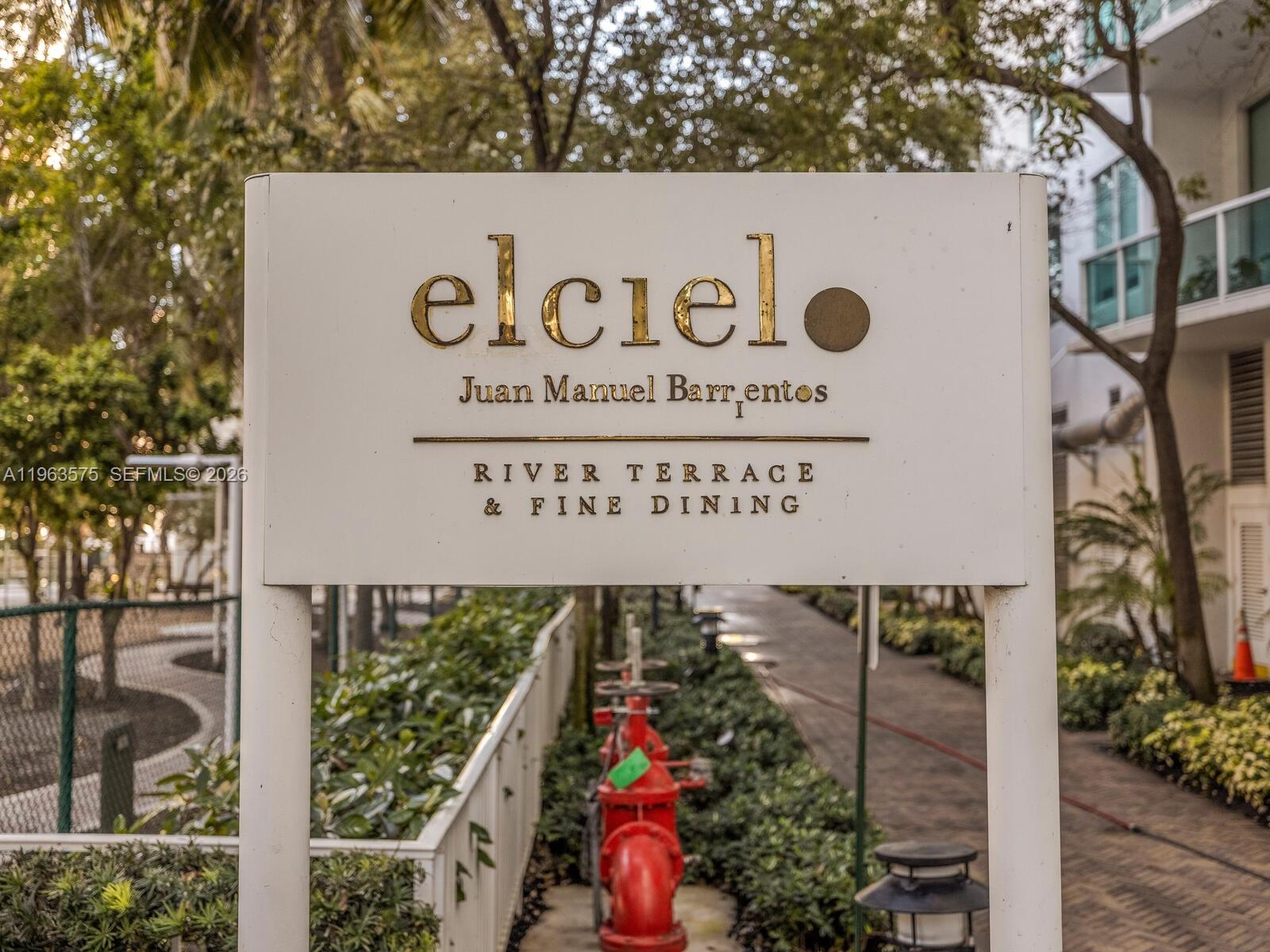 31 SE 5th St #3419, Miami FL 33131