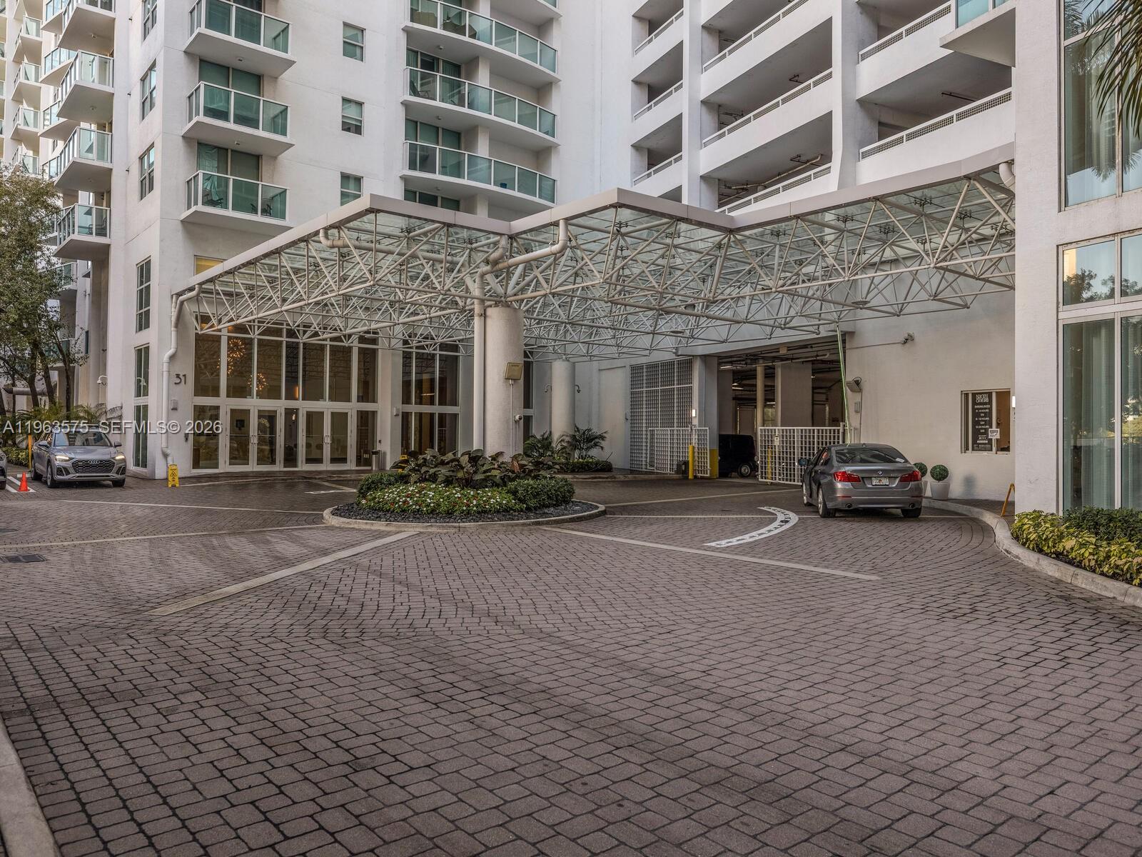 31 SE 5th St #3419, Miami FL 33131