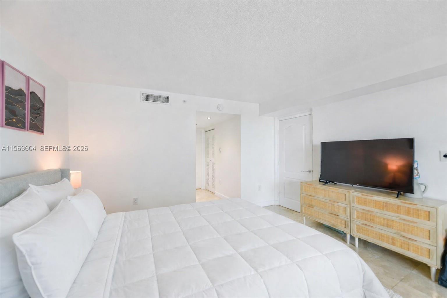 2101 Brickell Ave #2009, Miami FL 33129