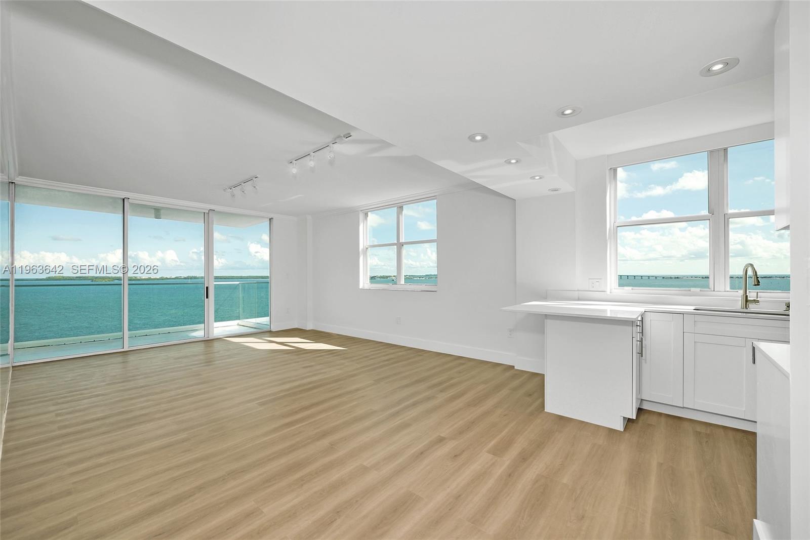 800 CLAUGHTON ISLAND DR #905, Miami FL 33131
