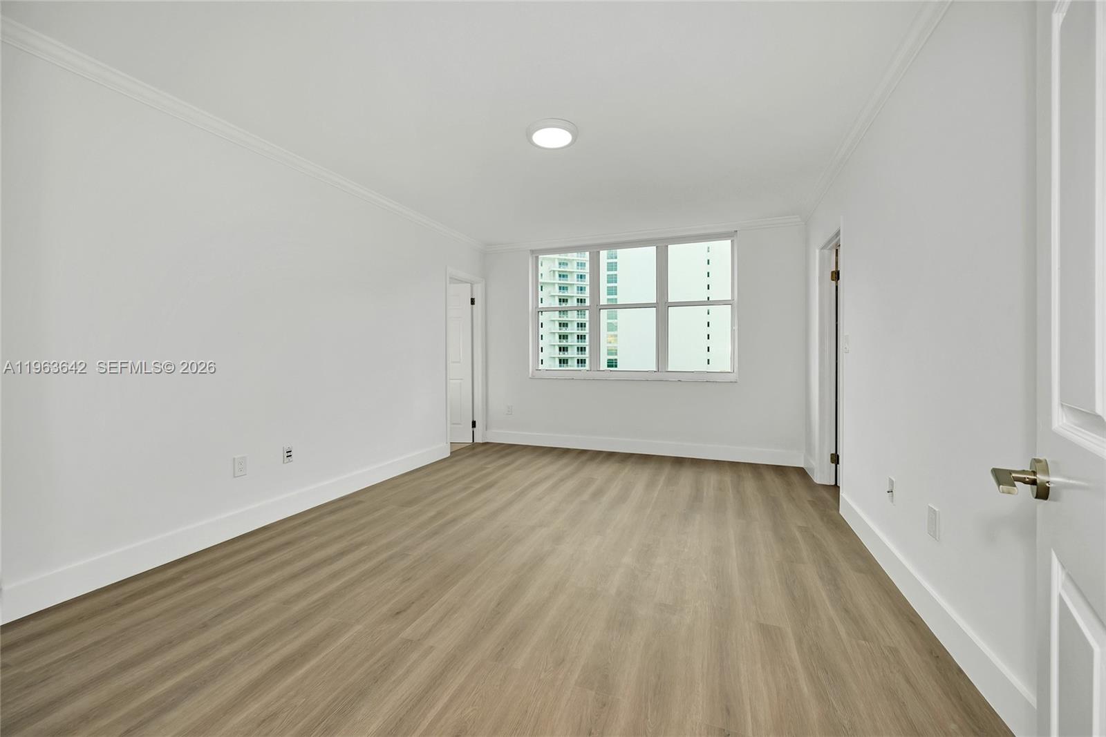 800 CLAUGHTON ISLAND DR #905, Miami FL 33131
