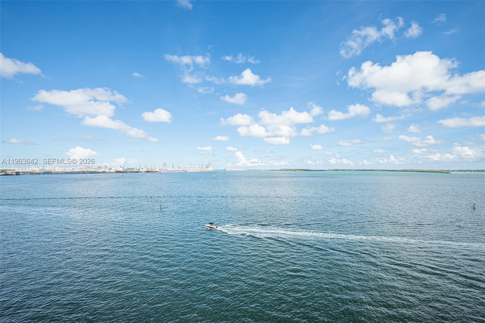 800 CLAUGHTON ISLAND DR #905, Miami FL 33131