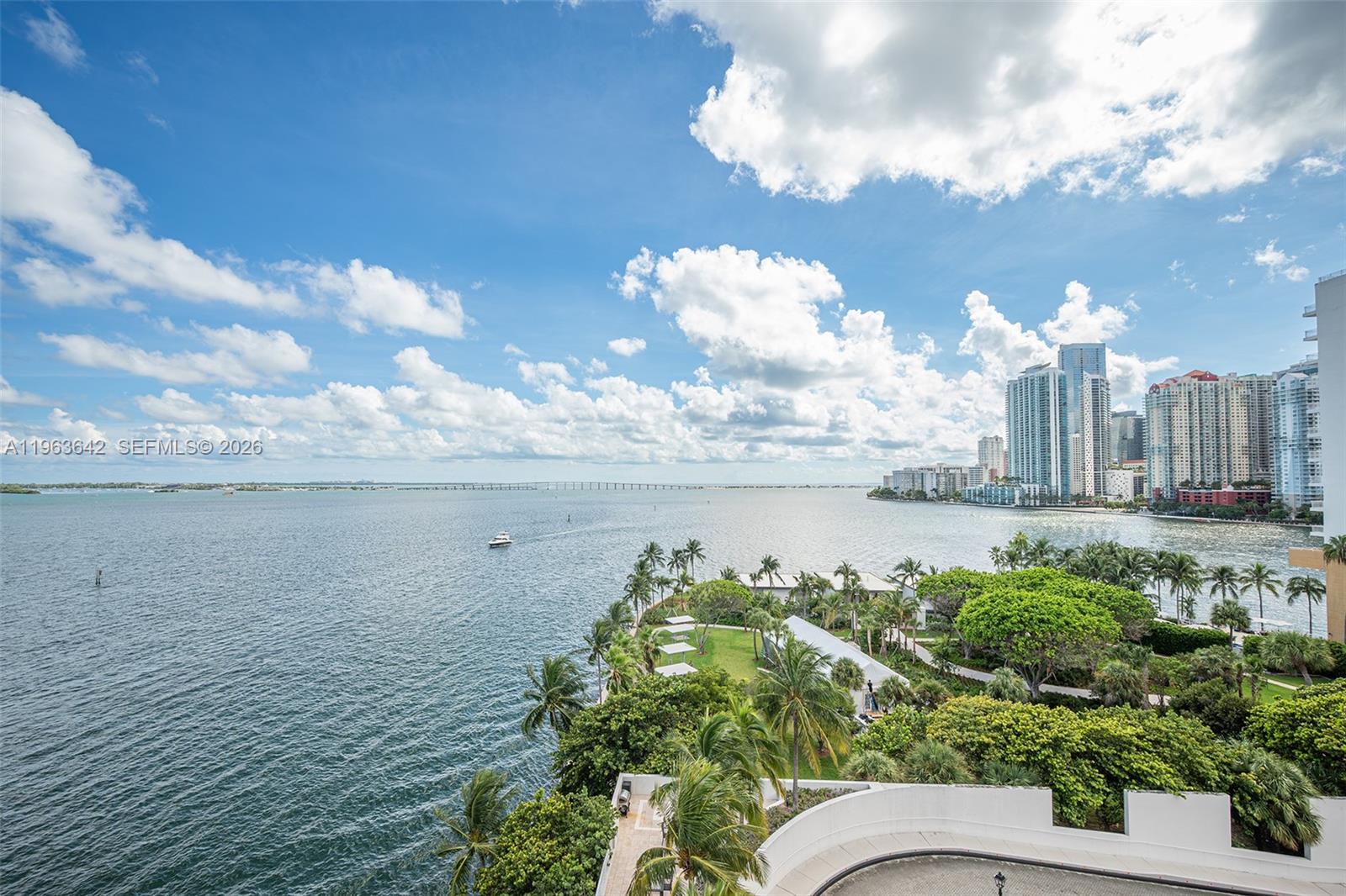 800 CLAUGHTON ISLAND DR #905, Miami FL 33131