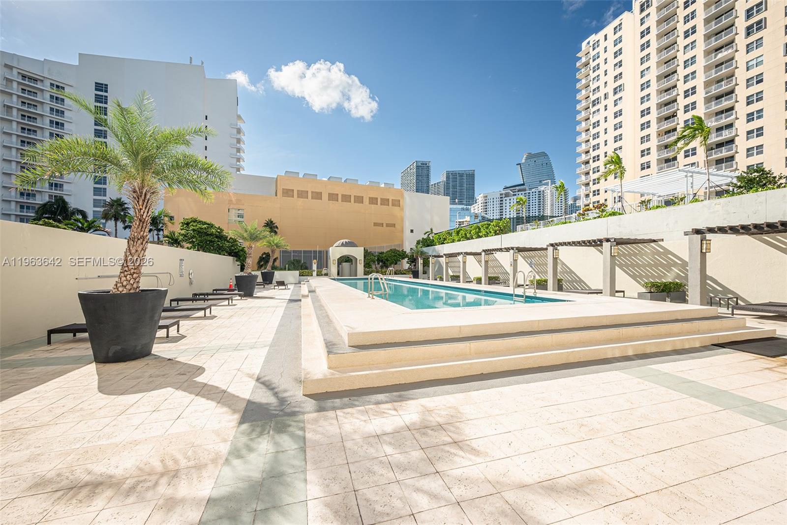 800 CLAUGHTON ISLAND DR #905, Miami FL 33131