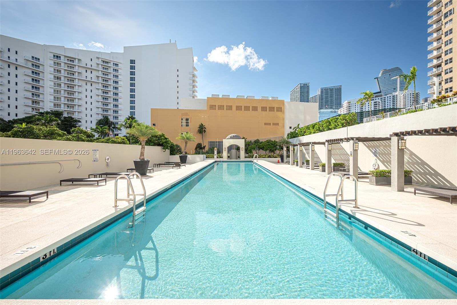 800 CLAUGHTON ISLAND DR #905, Miami FL 33131