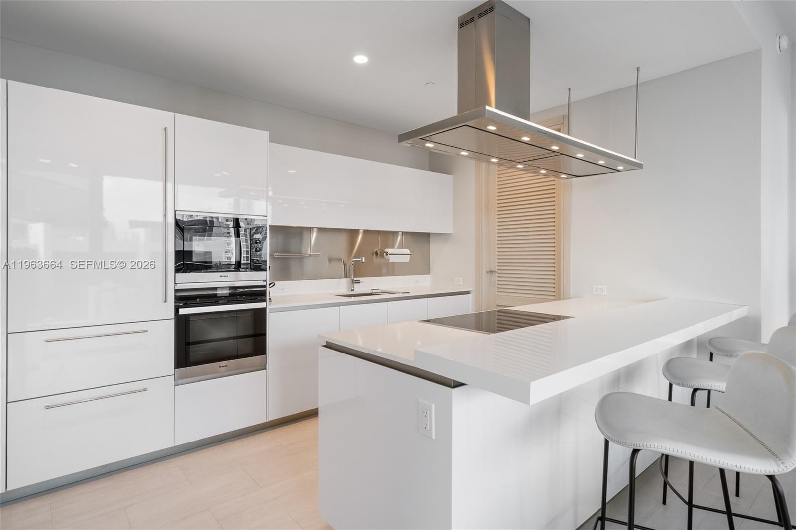 1000 Brickell Plz #PH5005, Miami FL 33131