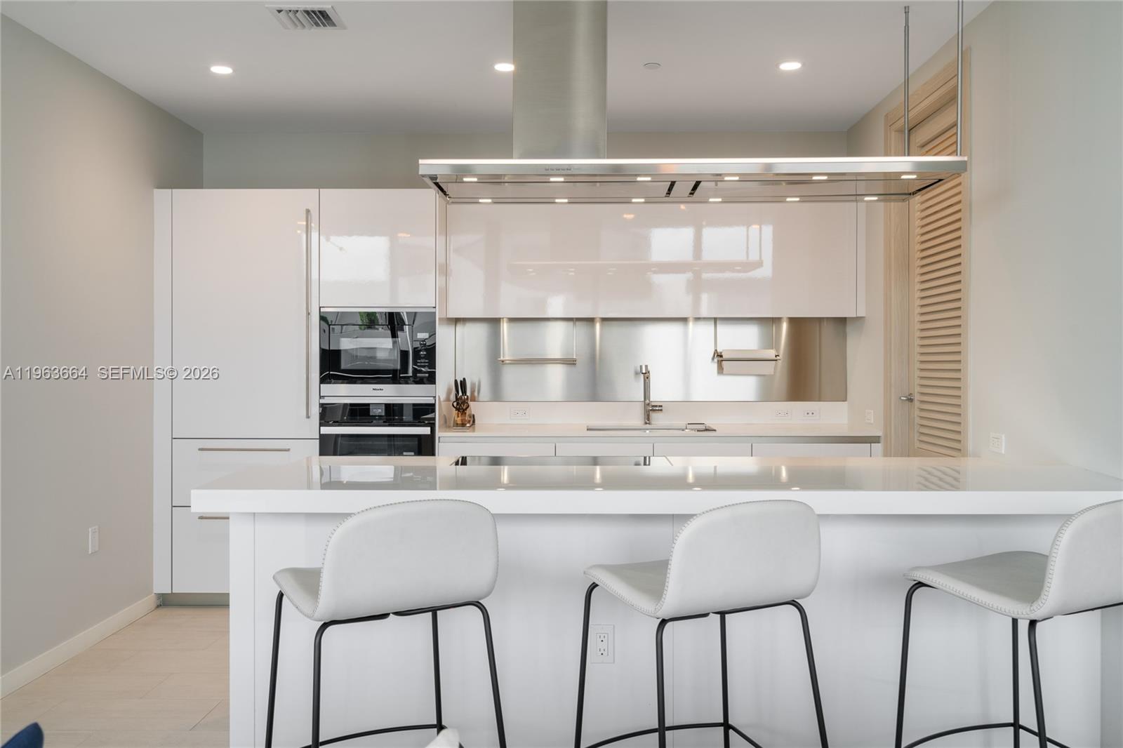1000 Brickell Plz #PH5005, Miami FL 33131