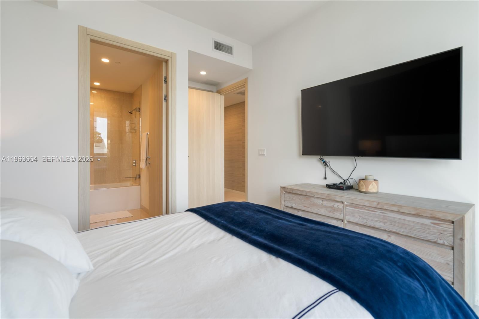 1000 Brickell Plz #PH5005, Miami FL 33131