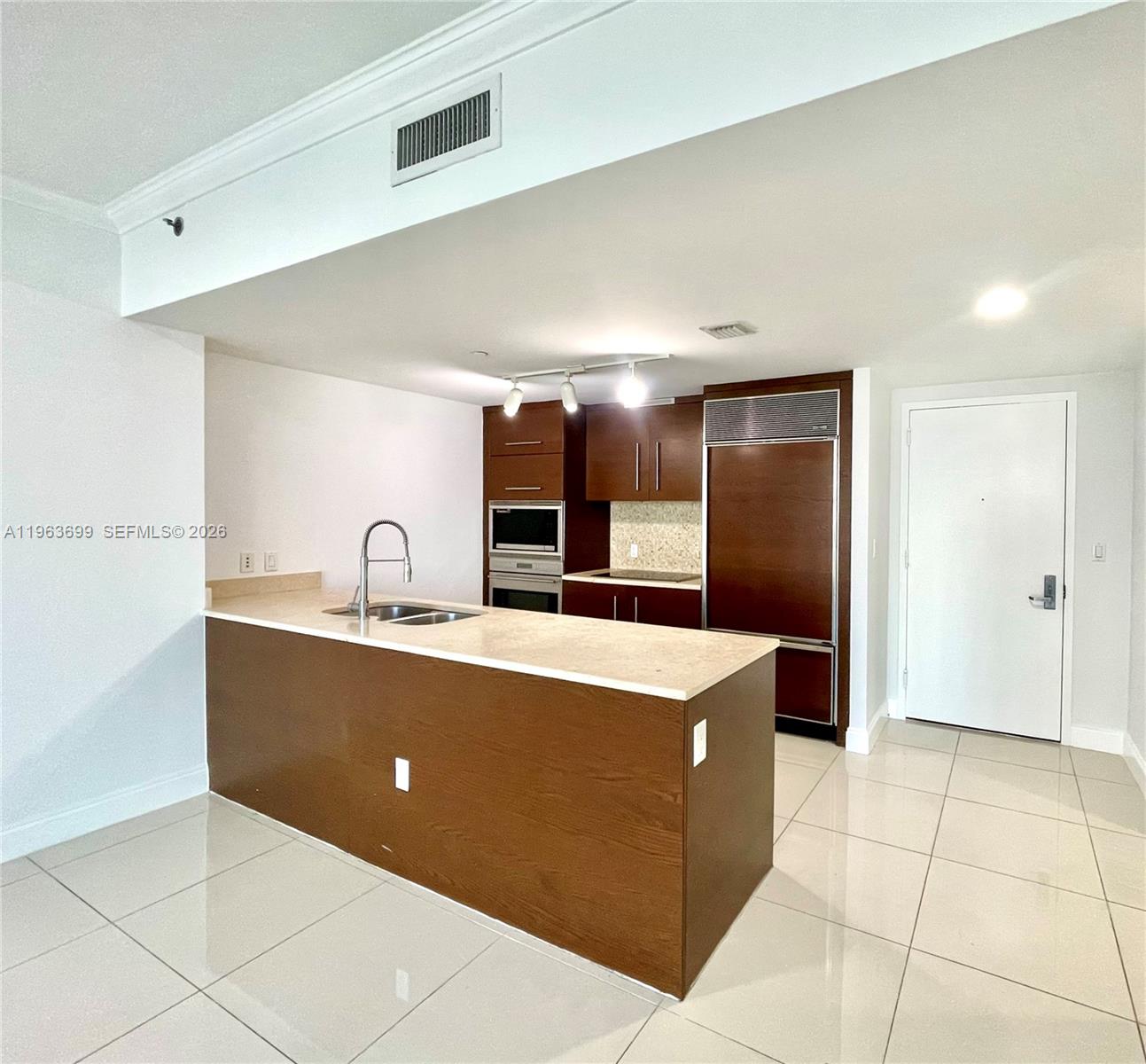 465 BRICKELL AVE #1106, Miami FL 33131