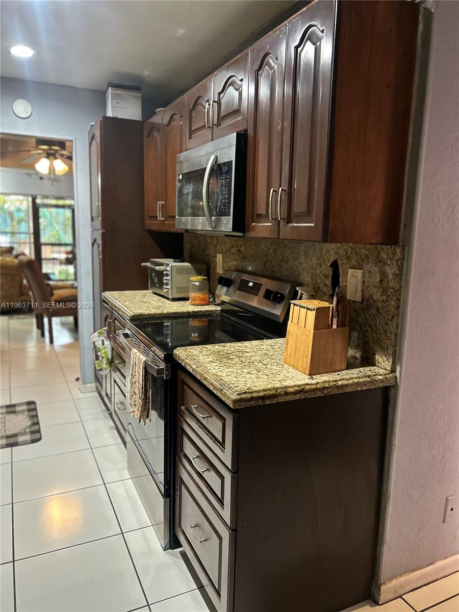 1653 NW 58th Ave #14, Lauderhill FL 33313