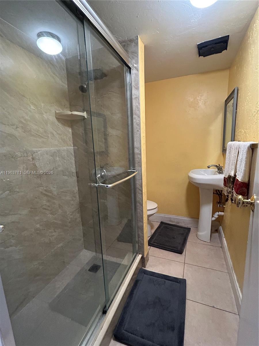 1653 NW 58th Ave #14, Lauderhill FL 33313
