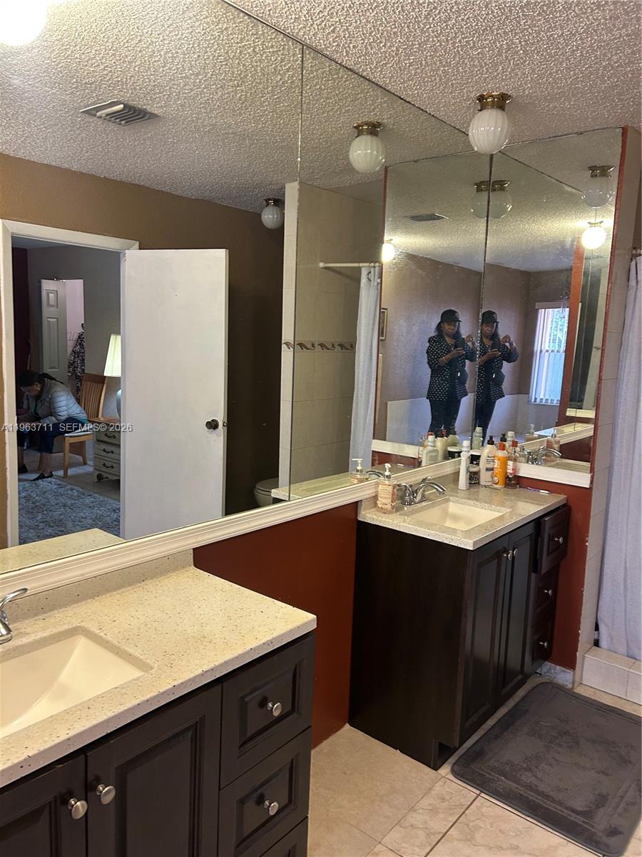 1653 NW 58th Ave #14, Lauderhill FL 33313