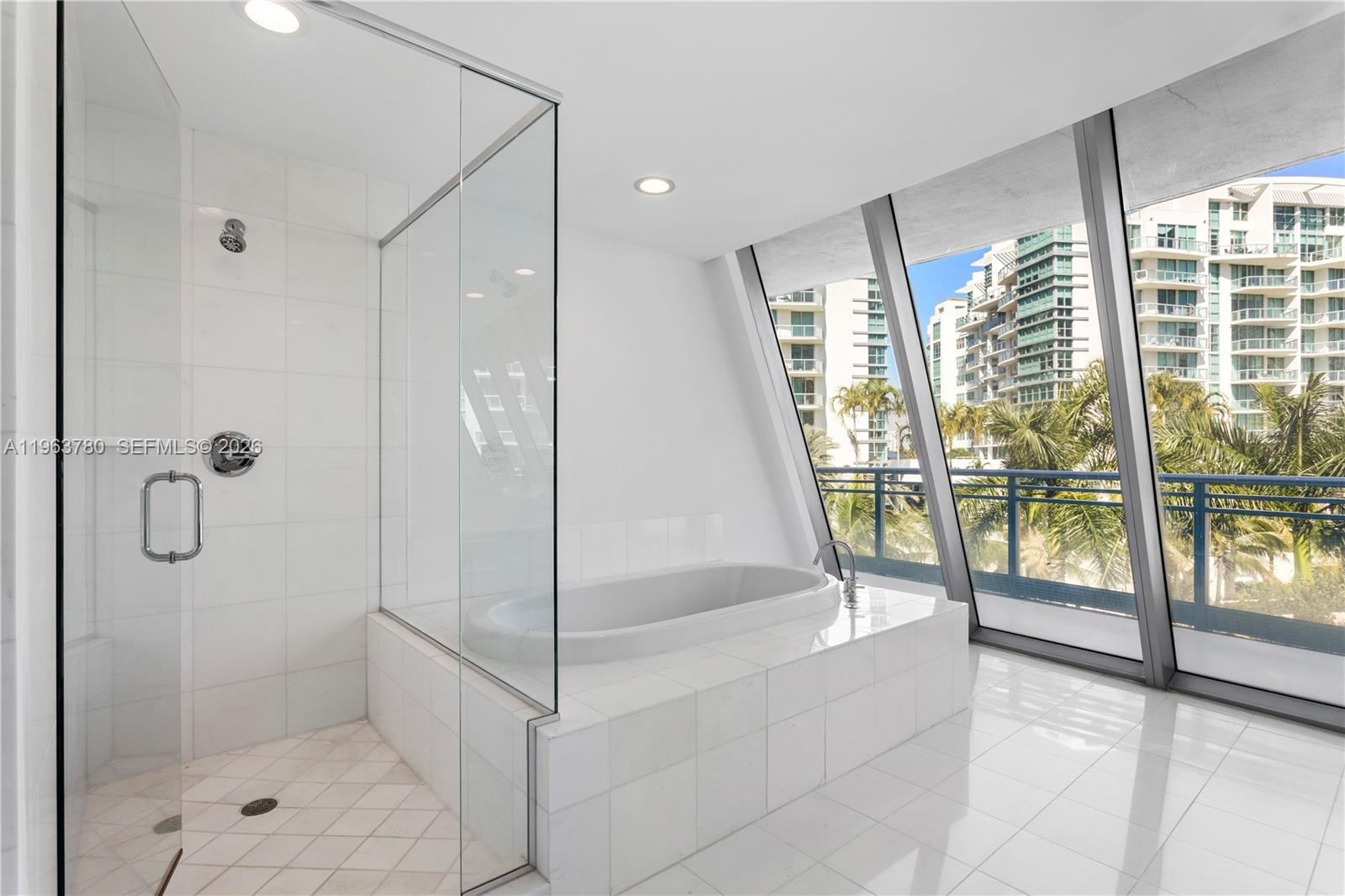 2950 NE 188th St #349, Aventura FL 33180