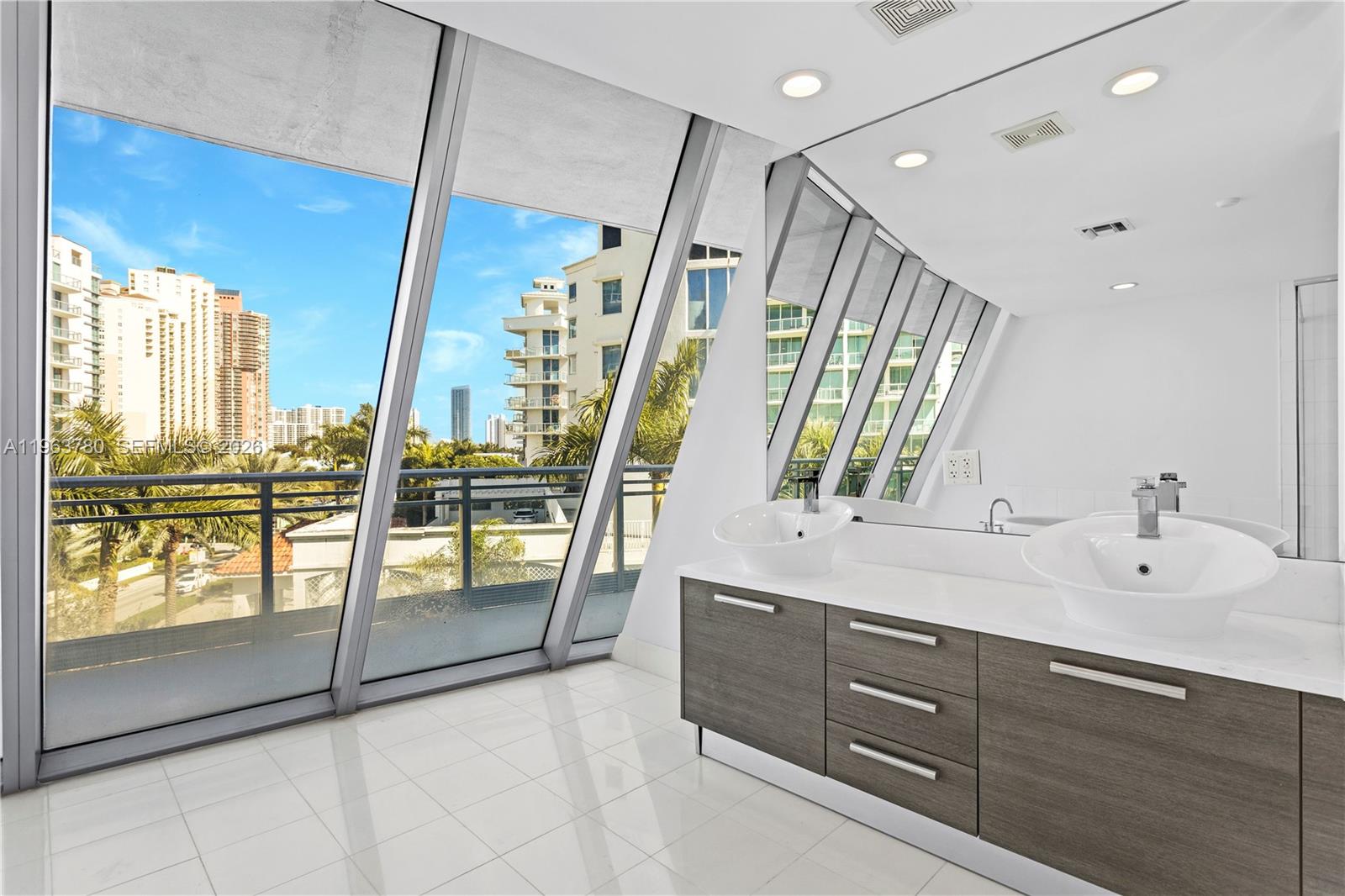 2950 NE 188th St #349, Aventura FL 33180