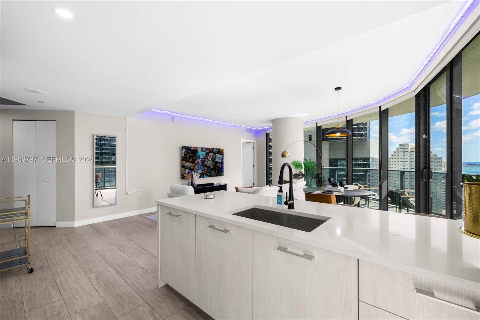 45 SW 9th St #2803, Miami FL 33130