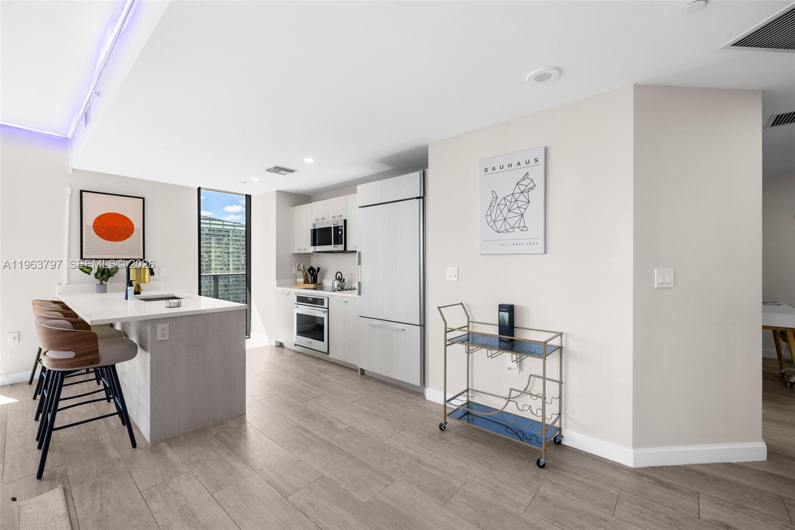 45 SW 9th St #2803, Miami FL 33130