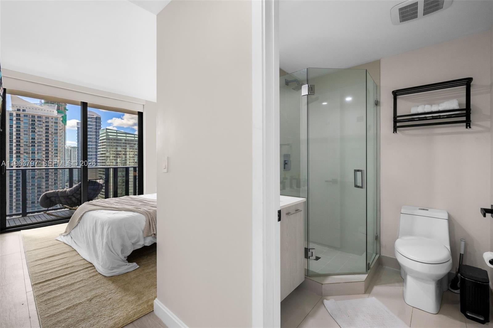 45 SW 9th St #2803, Miami FL 33130